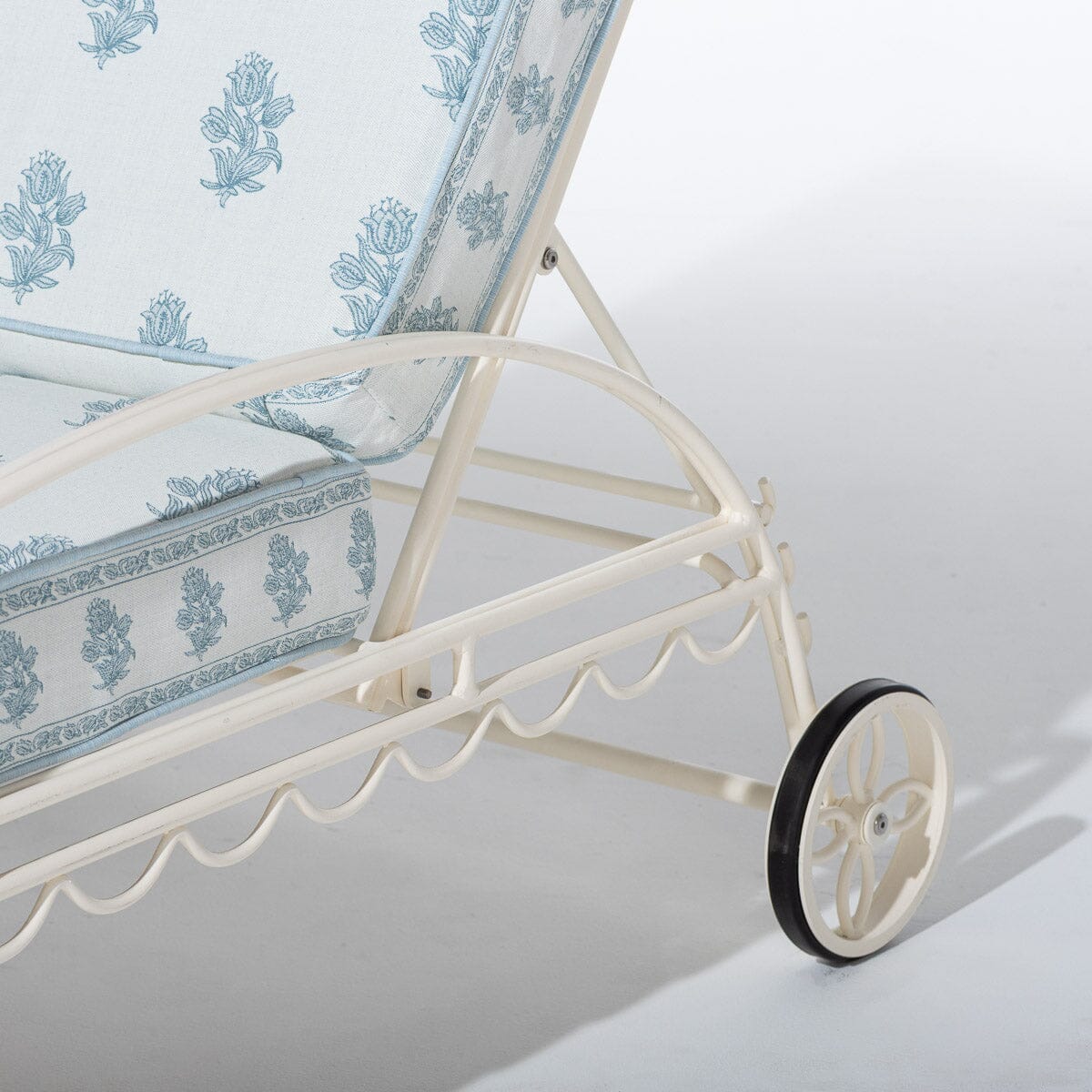 The Al Fresco Sun Lounger by Amanda Lindroth - Image 7