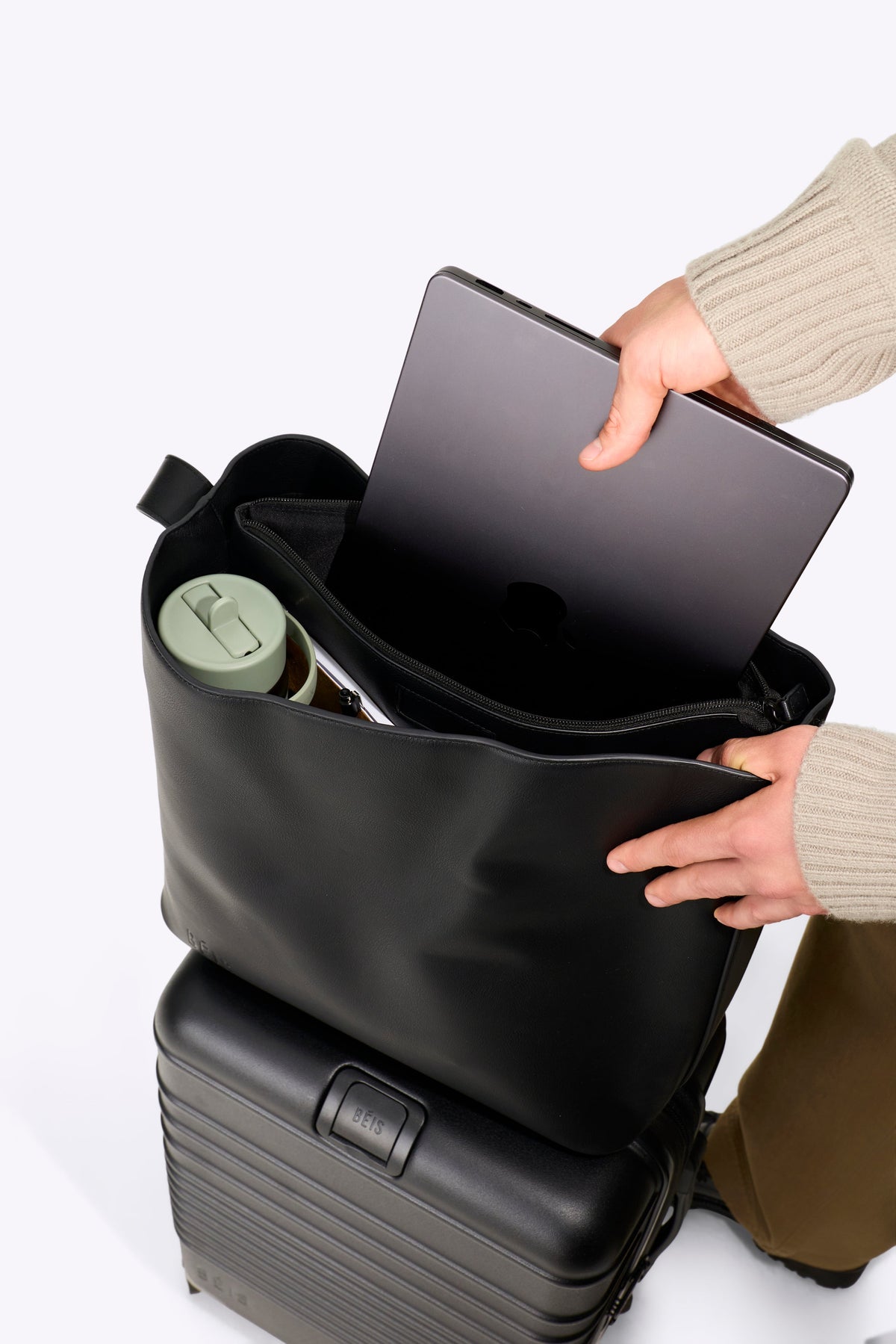 The Essential Tote in Black - Image 5