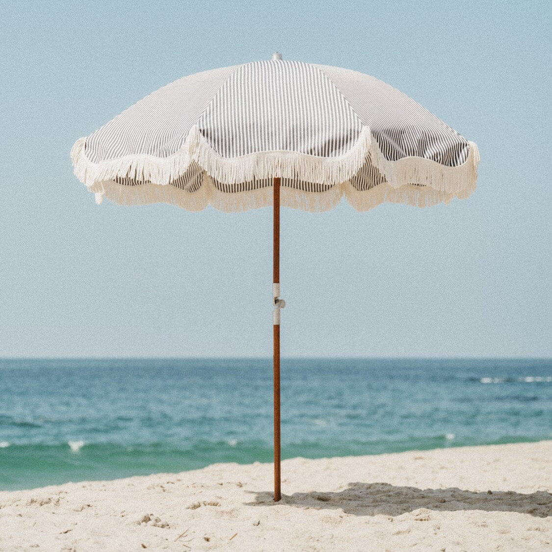 The Premium Beach Umbrella - Image 11