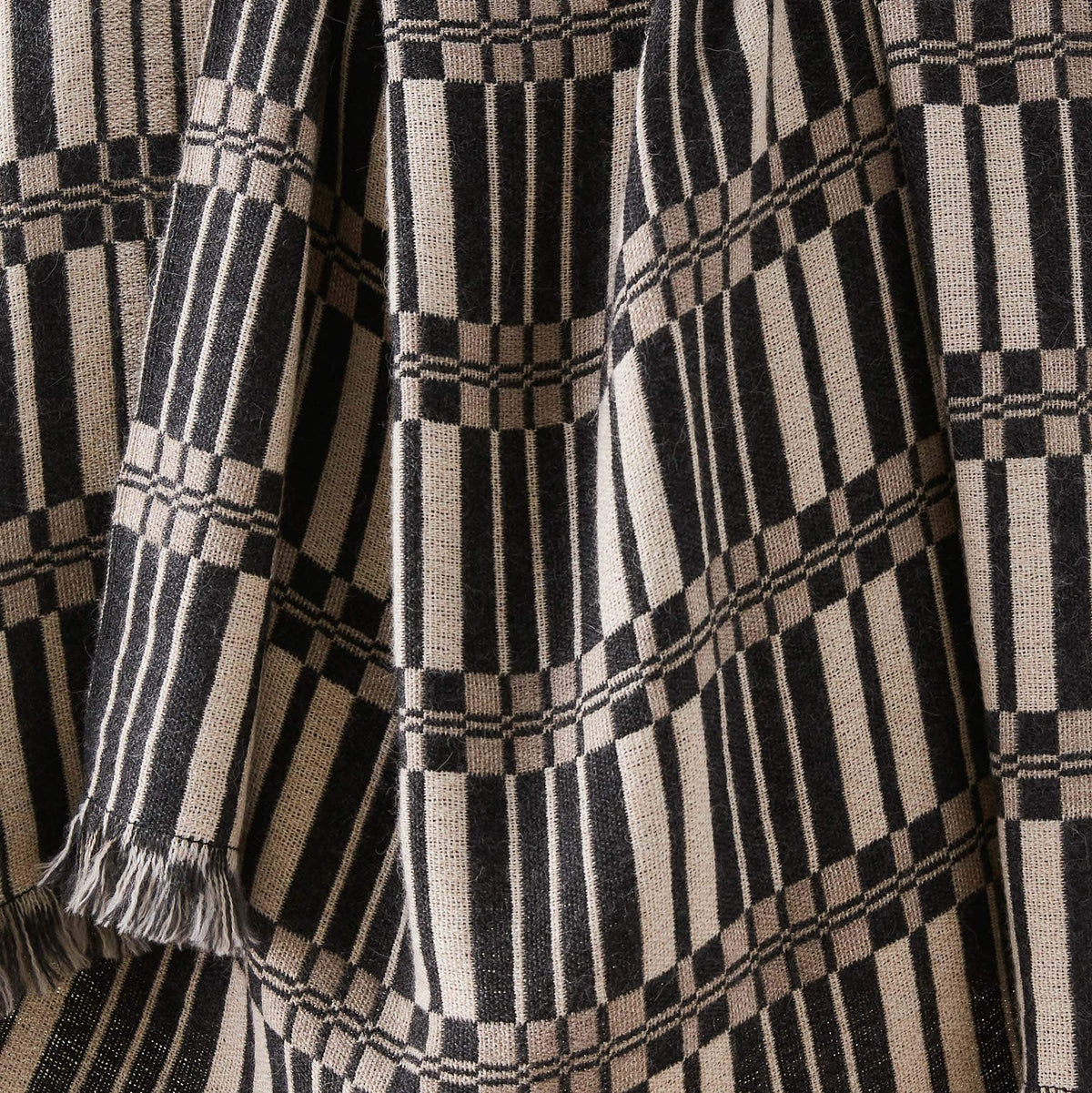 Olmo Alpaca Bed Blanket - Image 2