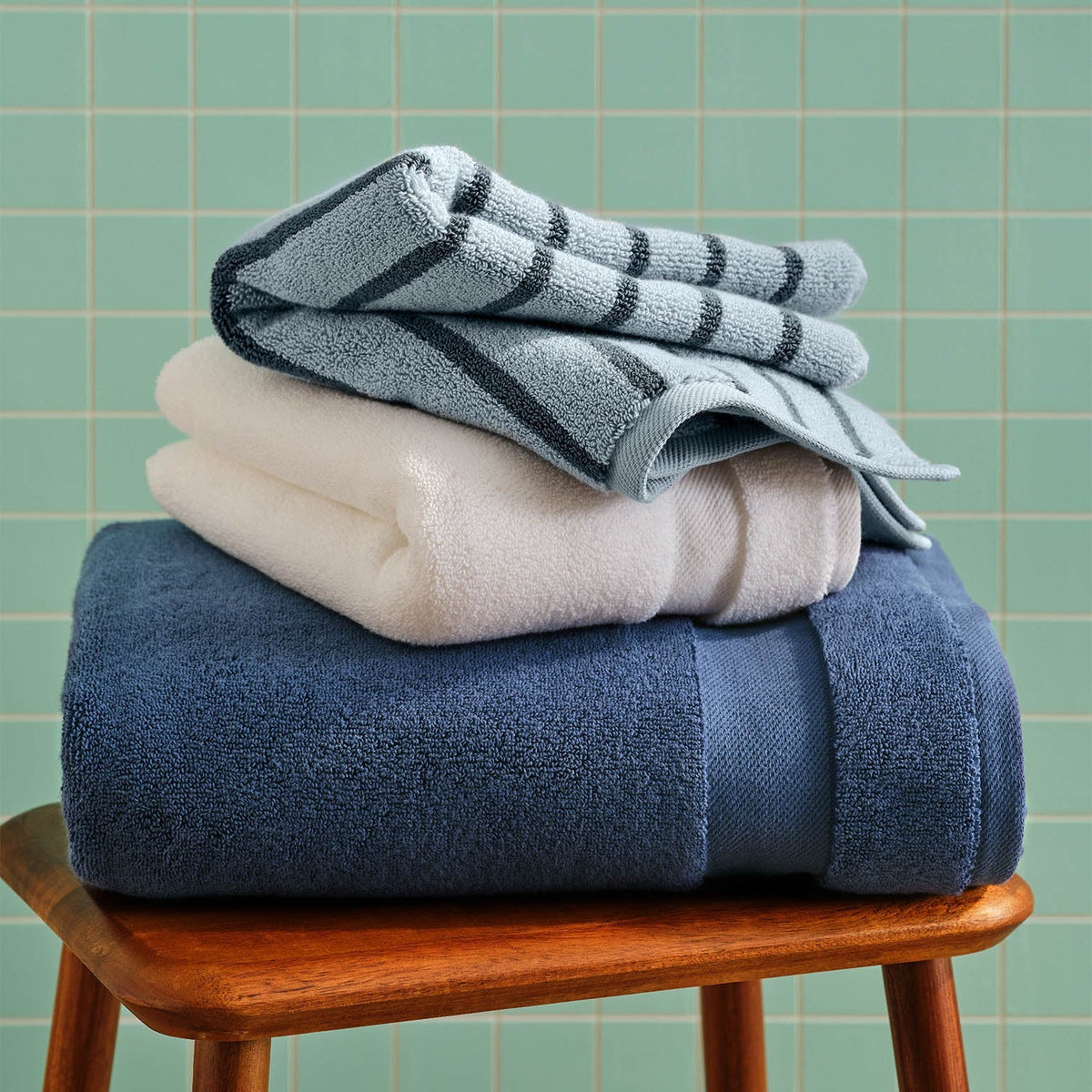 Super-Plush Set of 4 Bath Towel Bundle - Image 4