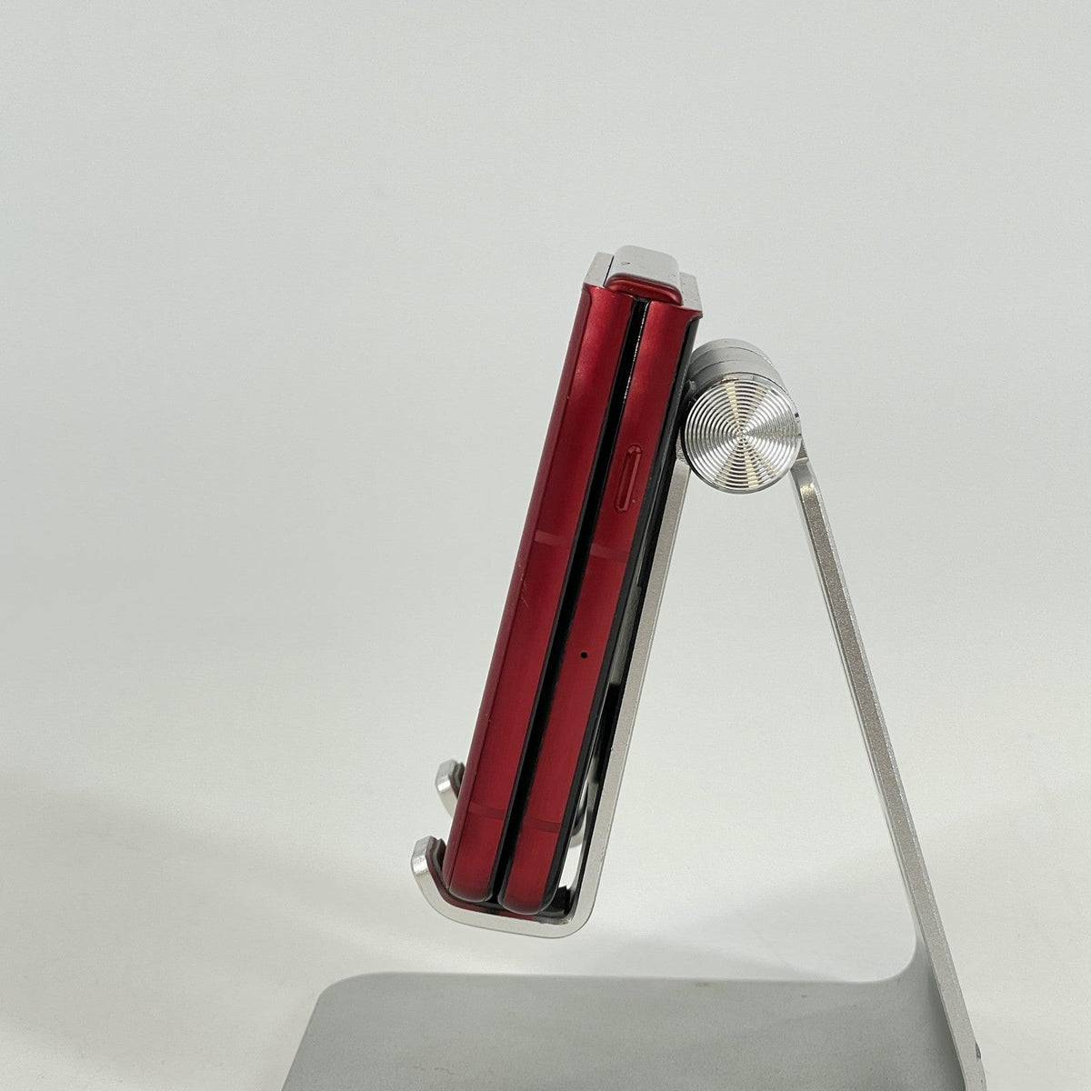 Motorola Razr Ultra (2025) 1TB Red (GSM Unlocked) - Image 6