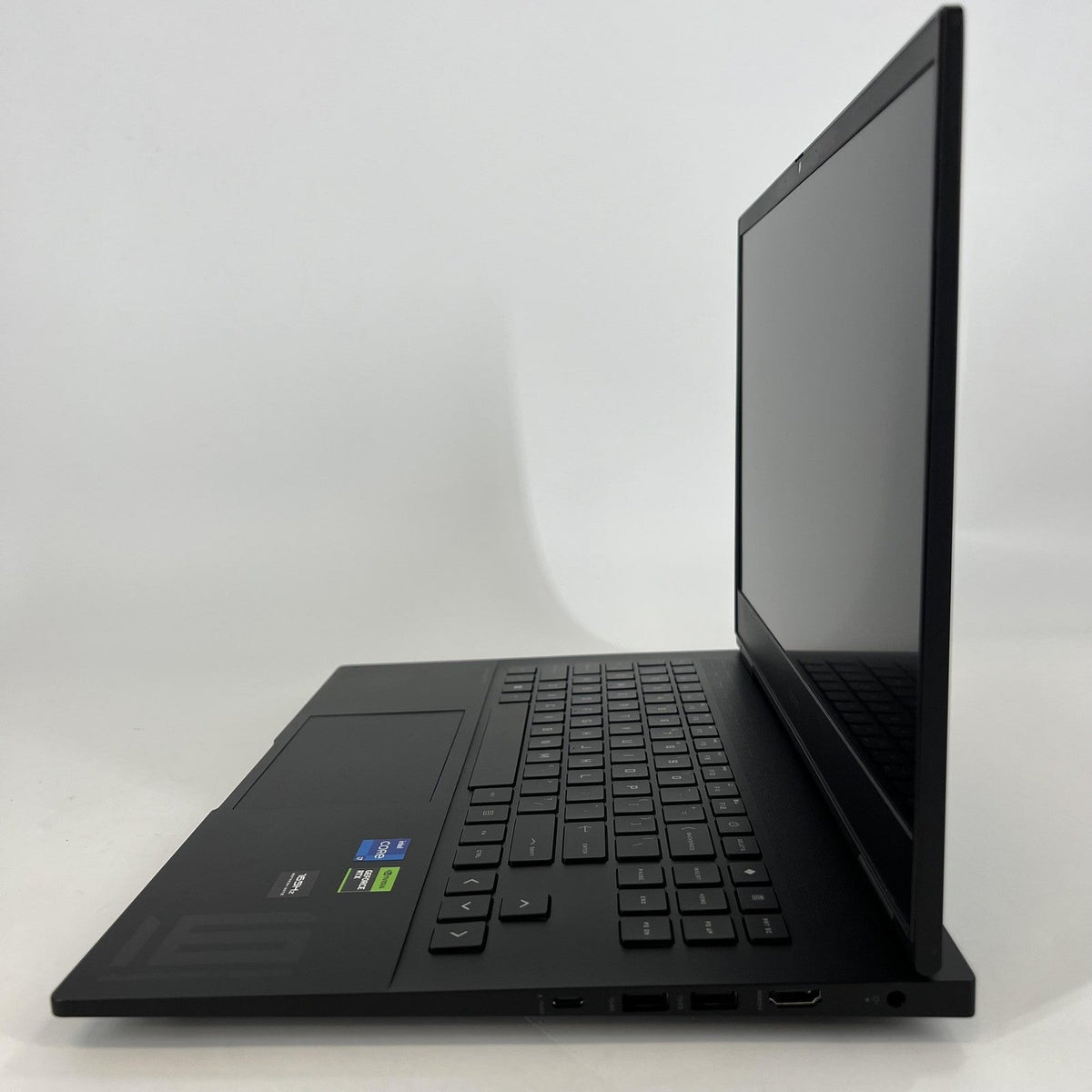 HP Omen 16 Black 2.4 GHz Intel Core i7 13th Gen. 16GB RAM 1TB Solid State Drive NVIDIA GeForce RTX 4060 8 GB - Image 4