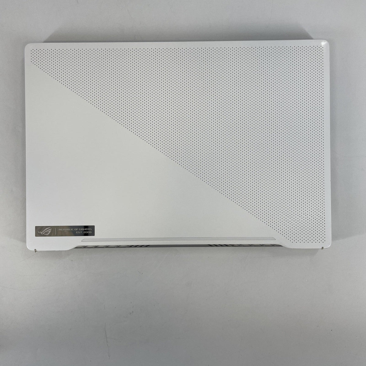 Asus ROG Zephyrus G14 GA401 14 White 3.0 GHz AMD Ryzen 9 4900HS 16GB RAM 1TB Solid State Drive NVIDIA GeForce RTX - Image 5