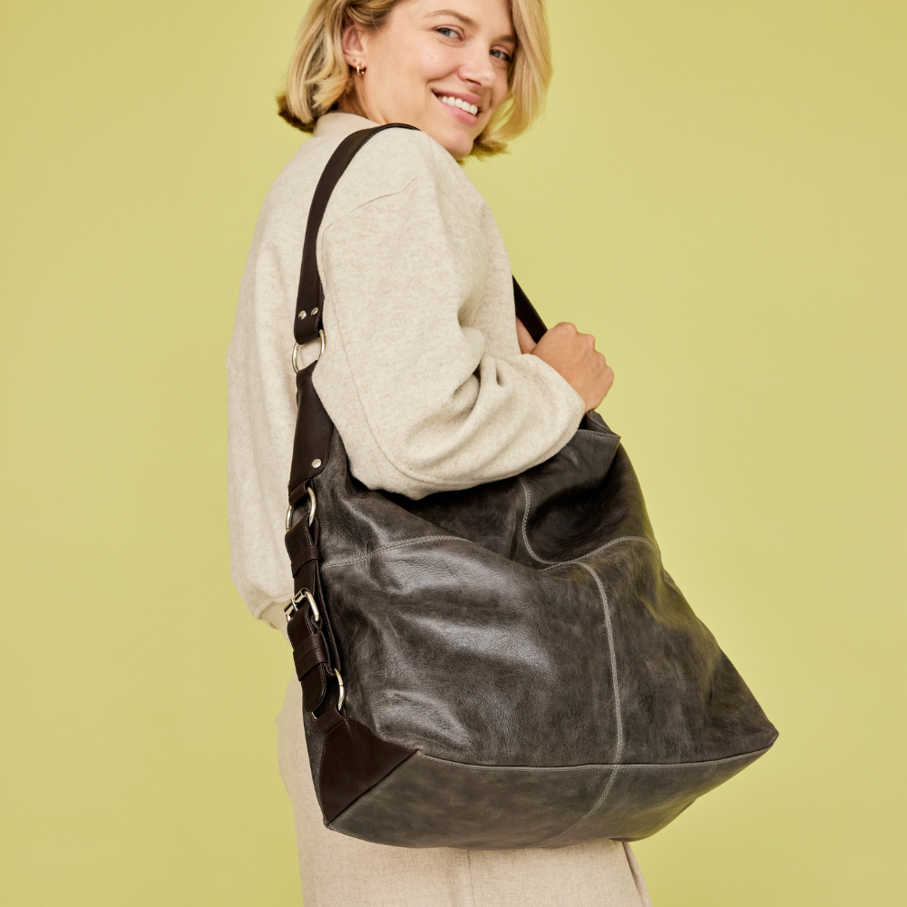 Simone Lg Leather Shoulder Bag - Image 23