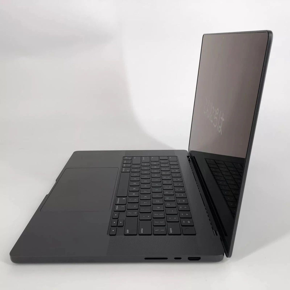Apple MacBook Pro 16 2026 Space Black M5 Max 18-Core CPU 48GB Unified Memory 2TB Solid State Drive 40-Core GPU - Image 4