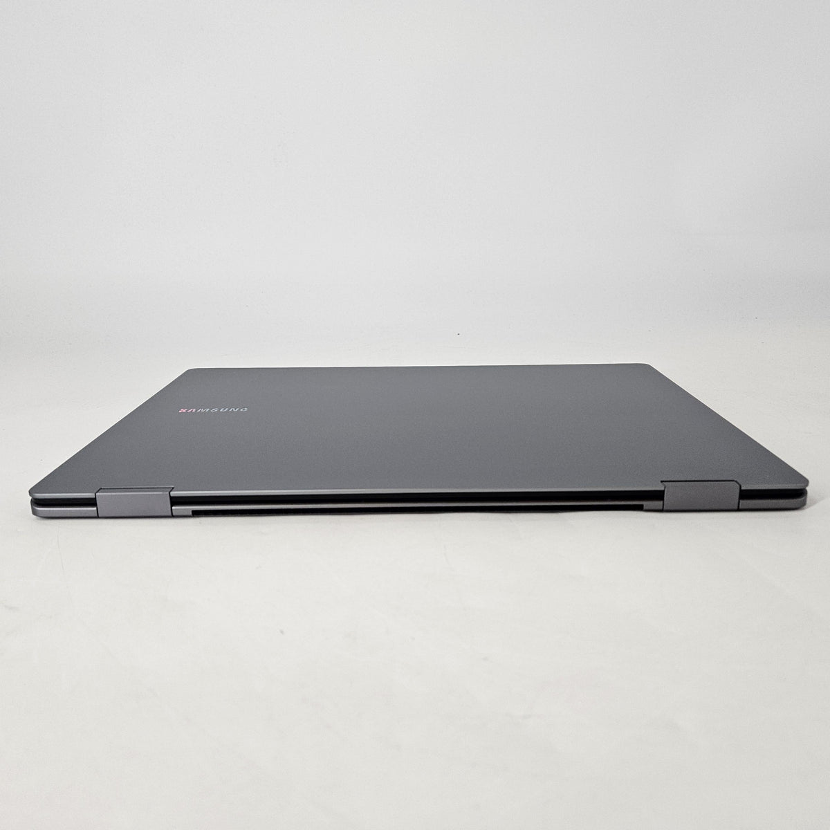 Samsung Galaxy Book5 Pro 360 16 Gray 2.2 GHz Intel Core Ultra 7 Series 2 32GB RAM 1TB Solid State Drive - Image 7