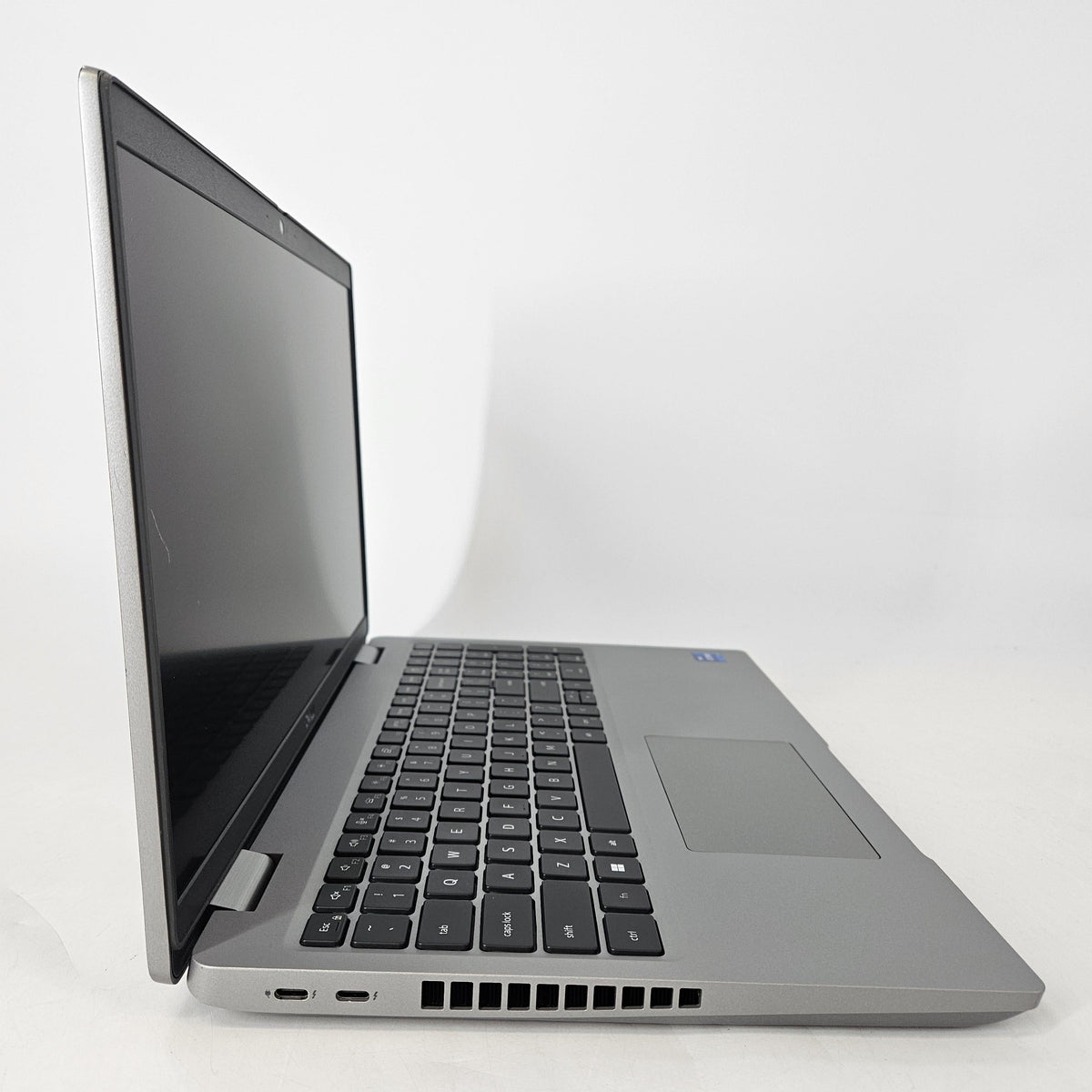 Dell Latitude 5531 15.6 Silver 1.8 GHz Intel Core i7 12th Gen. 16GB RAM 256GB Solid State Drive - Image 4