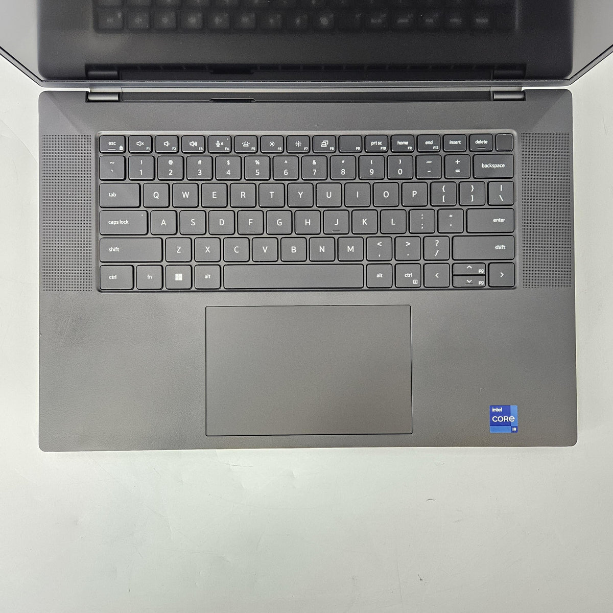 Dell Precision 5680 16 Gray 2.6 GHz Intel Core i9 13th Gen. 64GB RAM 1TB Solid State Drive NVIDIA RTX 4000 Ada 12 - Image 16