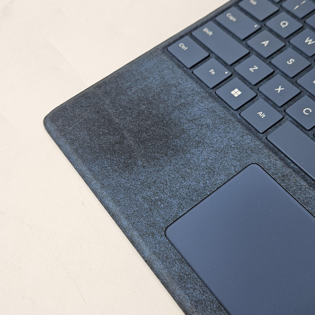 Microsoft Surface Pro 9 13 Platinum WiFi 2.6 GHz Intel Core i7 12th Gen. 16GB RAM 256GB Solid State Drive - Image 13