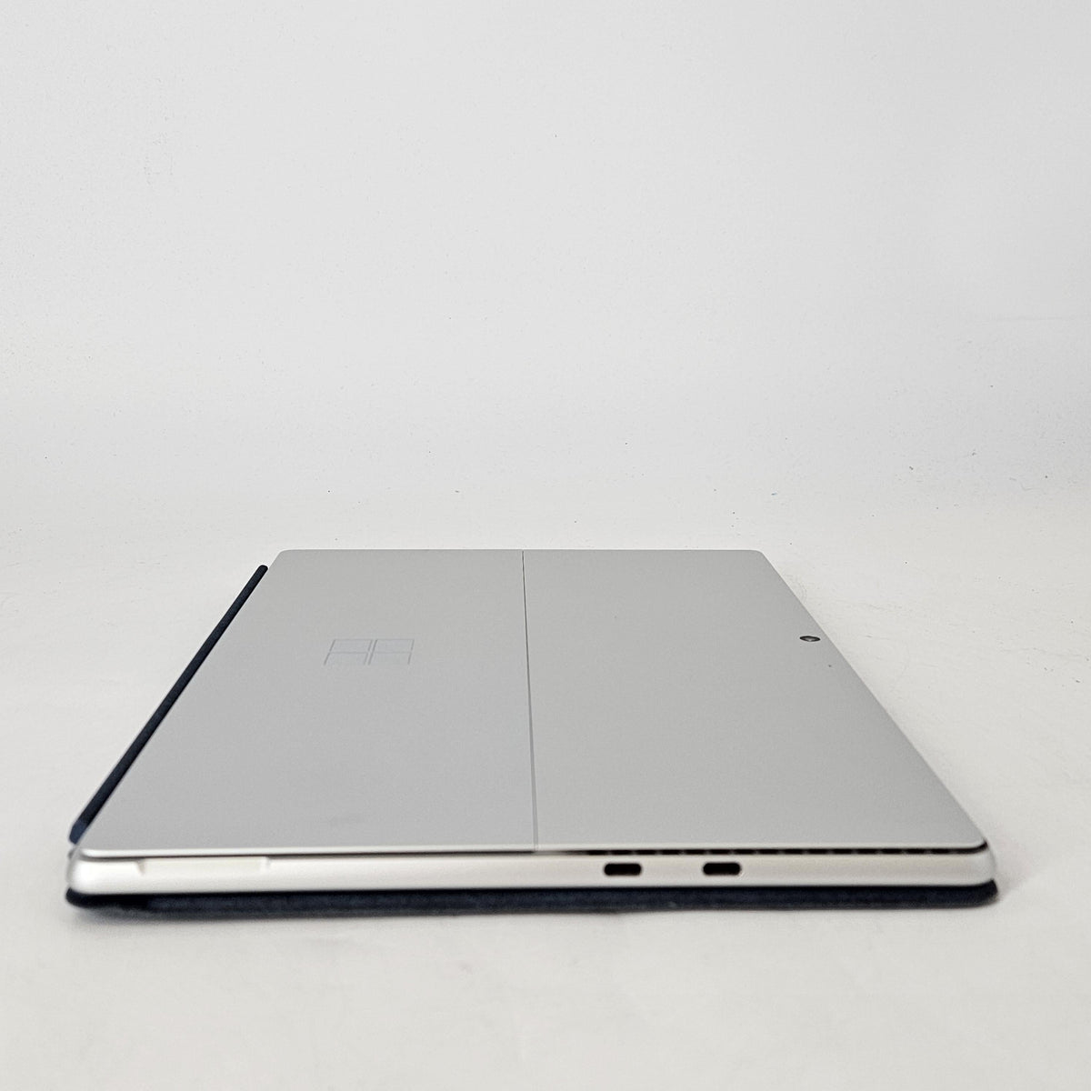 Microsoft Surface Pro 9 13 Platinum WiFi 2.6 GHz Intel Core i7 12th Gen. 16GB RAM 256GB Solid State Drive - Image 10