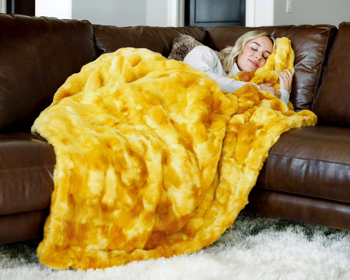 Premium Cloud Amber Blanket - Image 3