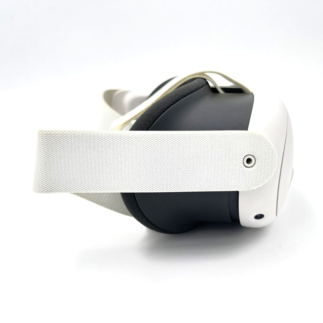 Meta - Quest 3 Breakthrough Mixed Reality - 128GB - White - 899-00579-01 - Image 4