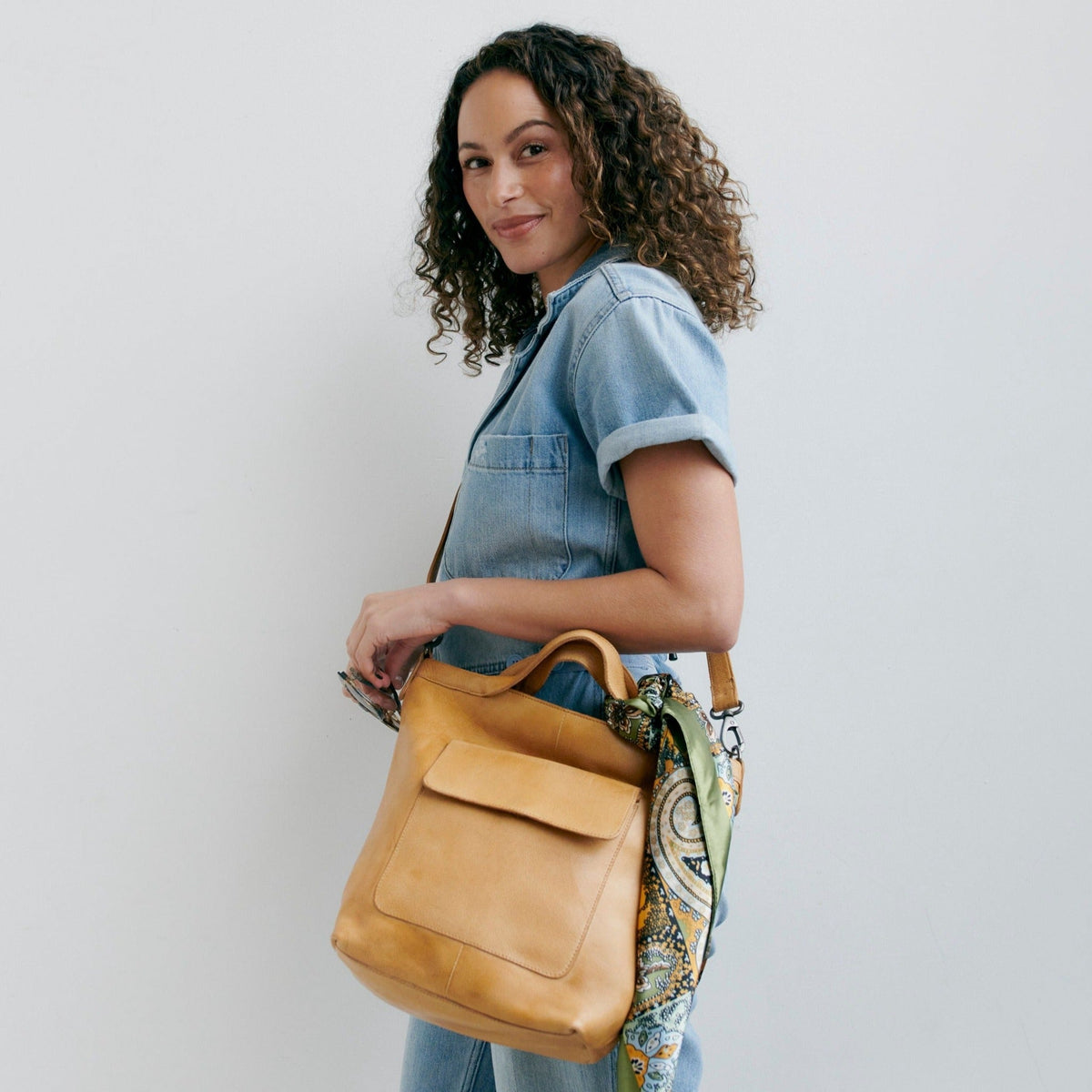 Bianca Leather Crossbody Bag - Image 19