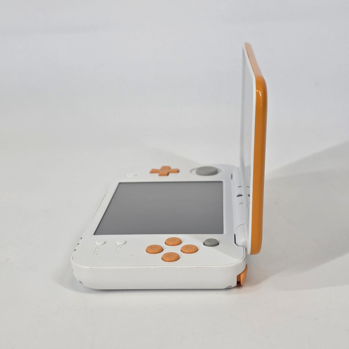 Nintendo New 2DS XL White + Orange White - Image 4