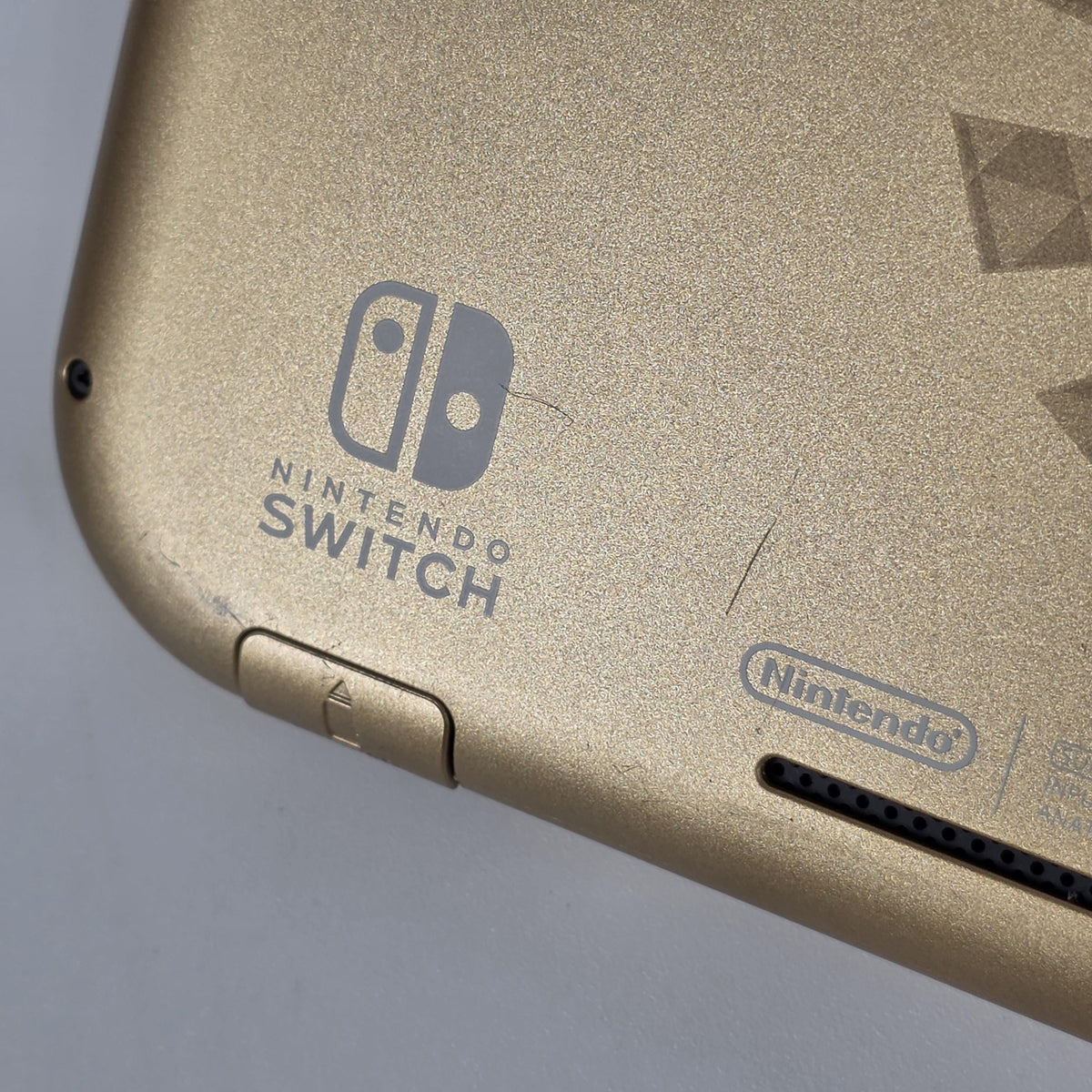 Nintendo Switch Lite Hyrule Edition Gold 32GB - Image 11