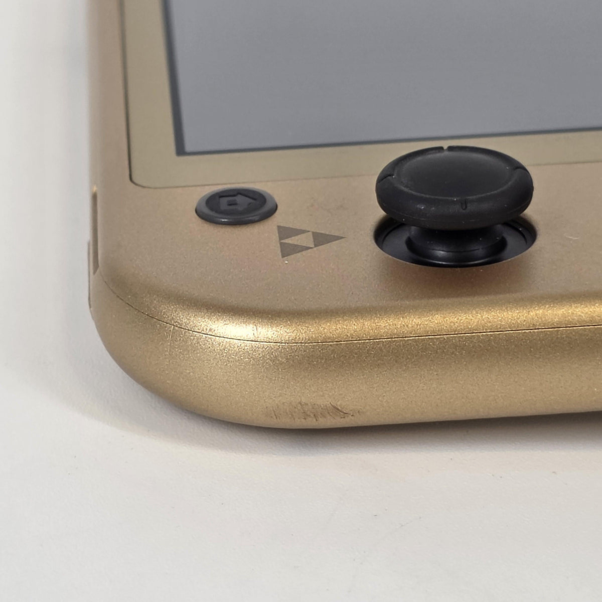 Nintendo Switch Lite Hyrule Edition Gold 32GB - Image 12