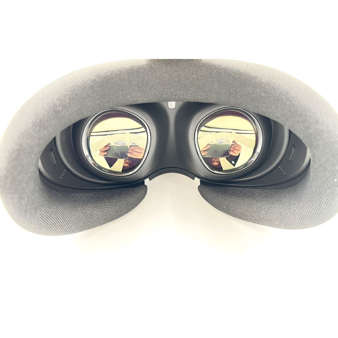 Meta - Quest 3 Breakthrough Mixed Reality - 128GB - White - 899-00579-01 - Image 5