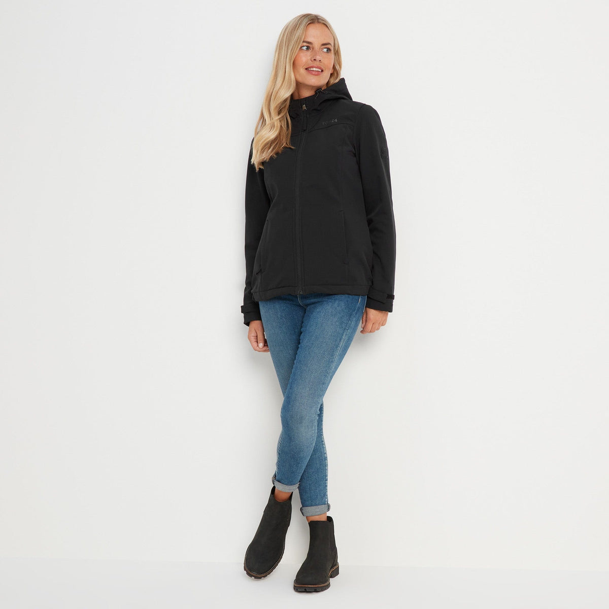 Keld Womens Shower Resistant Hooded Softshell Jacket - Black - Image 5