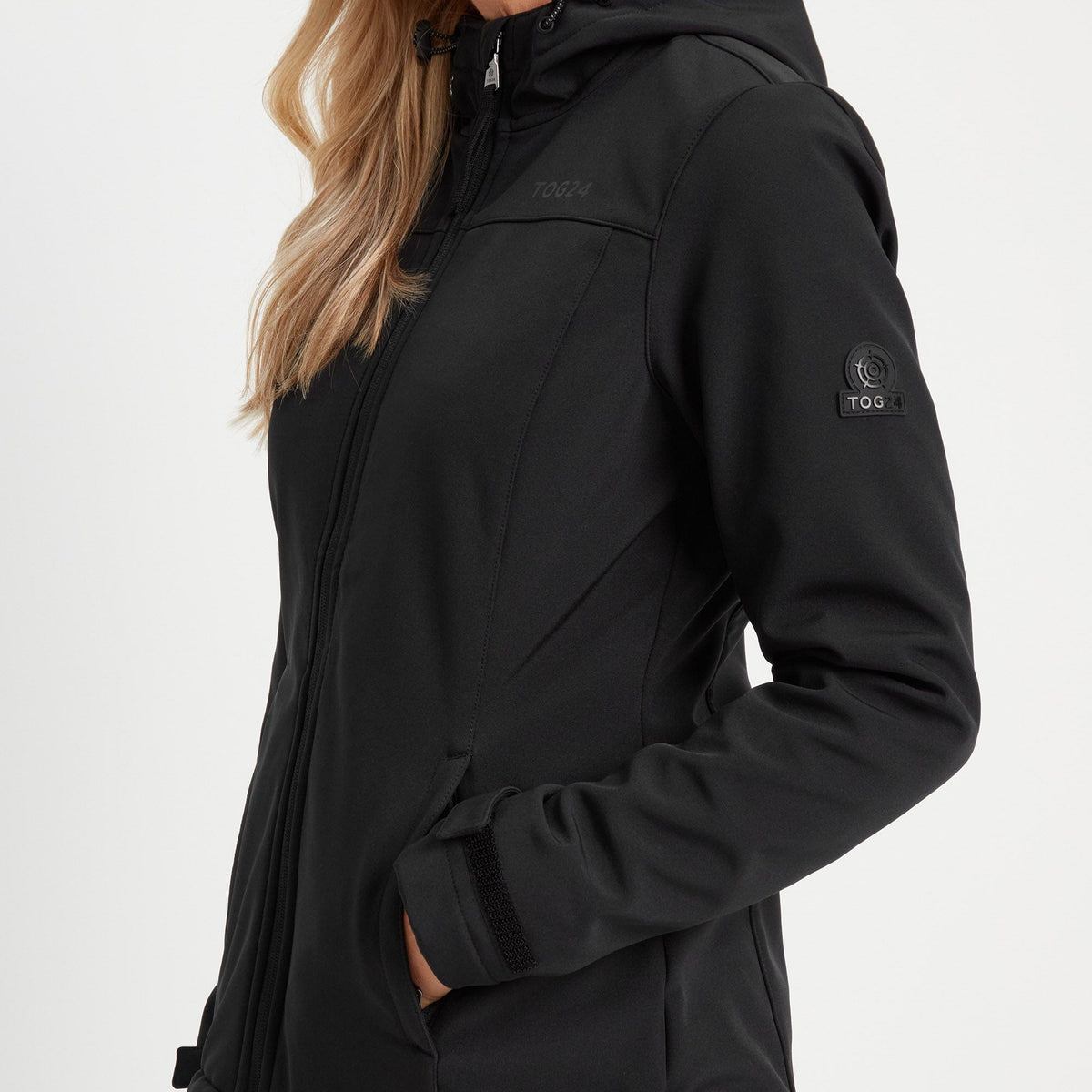 Keld Womens Shower Resistant Hooded Softshell Jacket - Black - Image 6