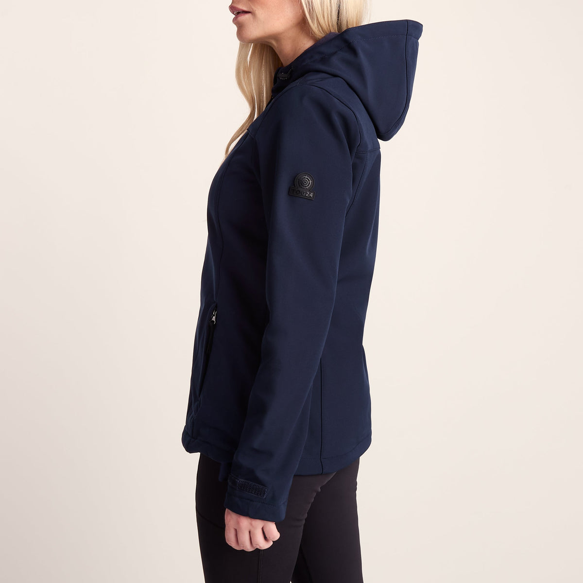 Keld Womens Shower Resistant Hooded Softshell Jacket - Navy - Image 6