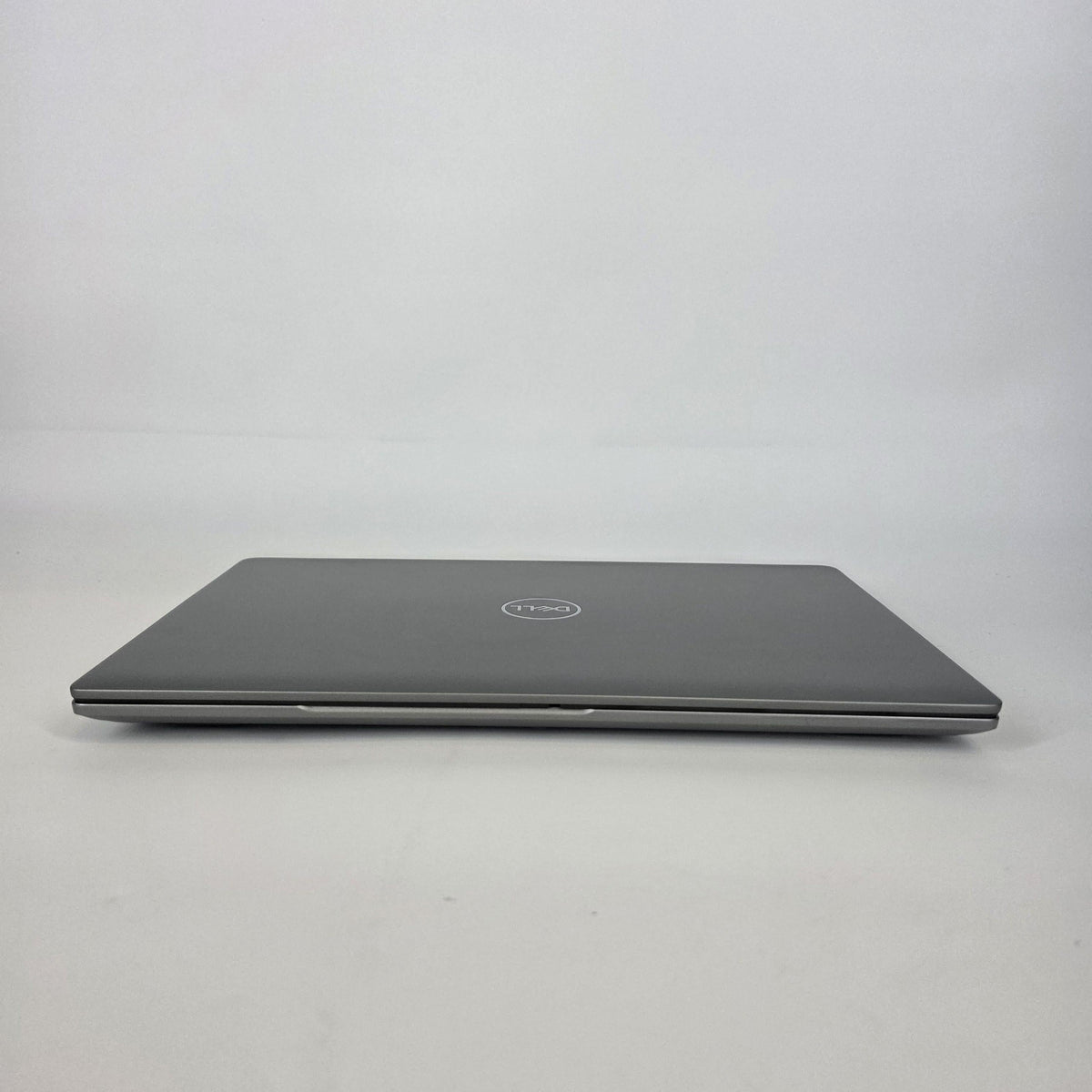 Dell Latitude 5540 15.6 Silver 1.9 GHz Intel Core i7 13th Gen. 32GB RAM 1TB Solid State Drive - Image 7