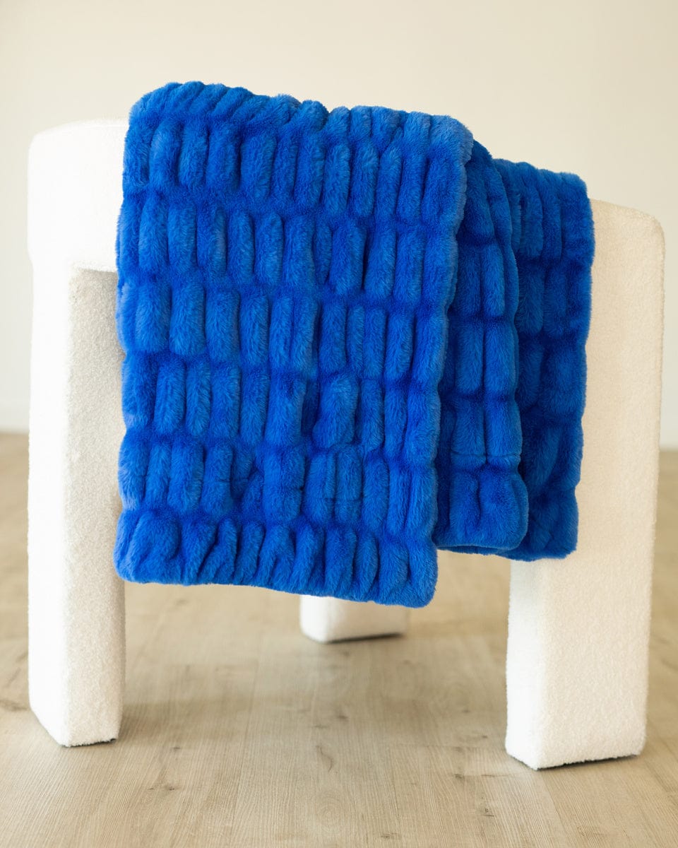 Hugs Blue Blanket - Image 2