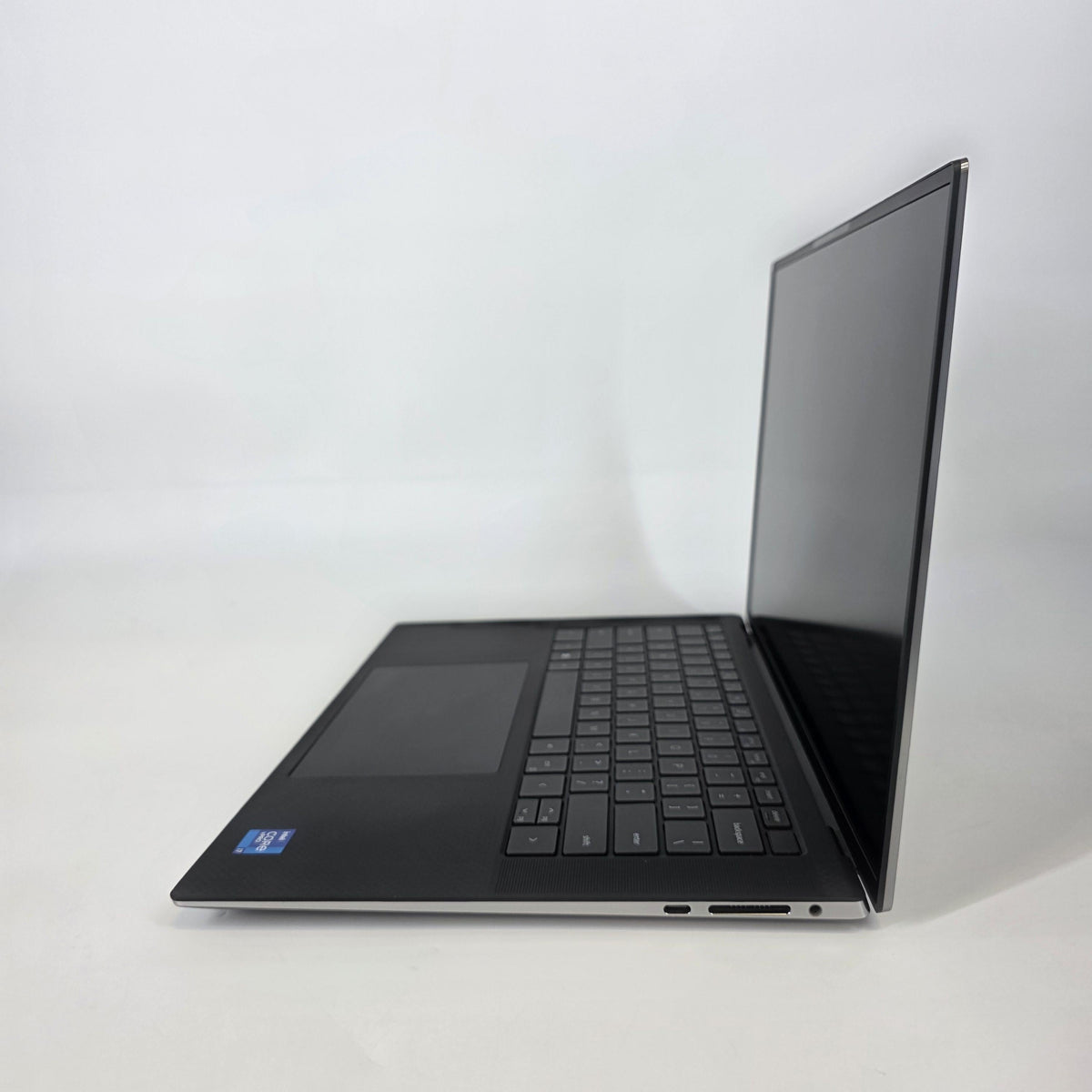 Dell Precision 5560 15.6 Gray 2.5 GHz Intel Core i7 11th Gen. 32GB RAM 1TB Solid State Drive NVIDIA RTX A2000 4 GB - Image 4
