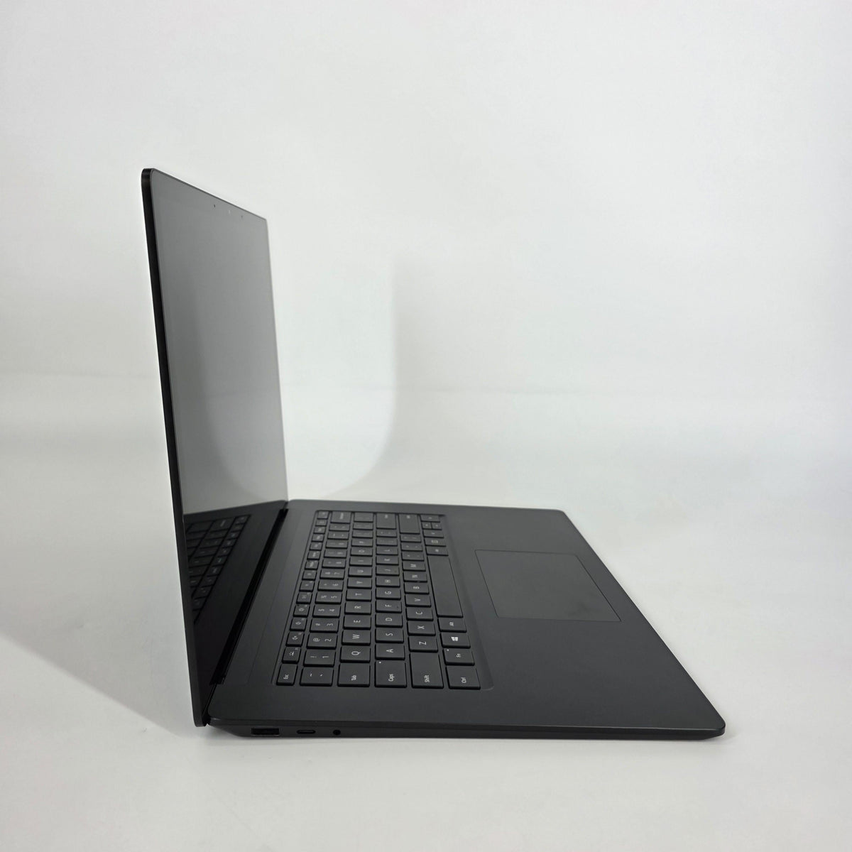 Microsoft Surface Laptop 4 15 Black 3.0 GHz Intel Core i7 11th Gen. 32GB RAM 1TB Solid State Drive - Image 3