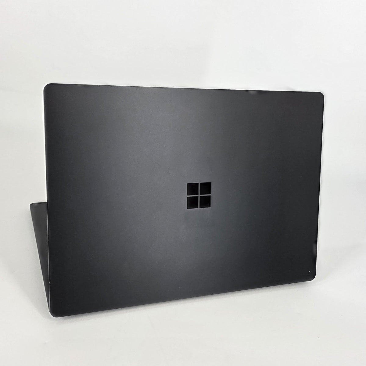 Microsoft Surface Laptop 4 15 Black 3.0 GHz Intel Core i7 11th Gen. 32GB RAM 1TB Solid State Drive - Image 5