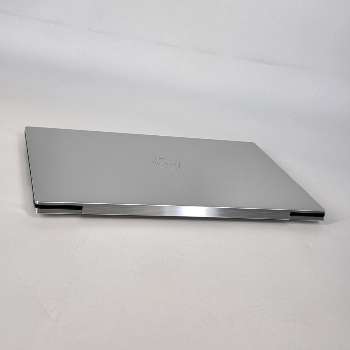 Dell XPS 13 9310 Silver 2.8 GHz Intel Core i7 11th Gen. 32GB RAM 1TB Solid State Drive - Image 6