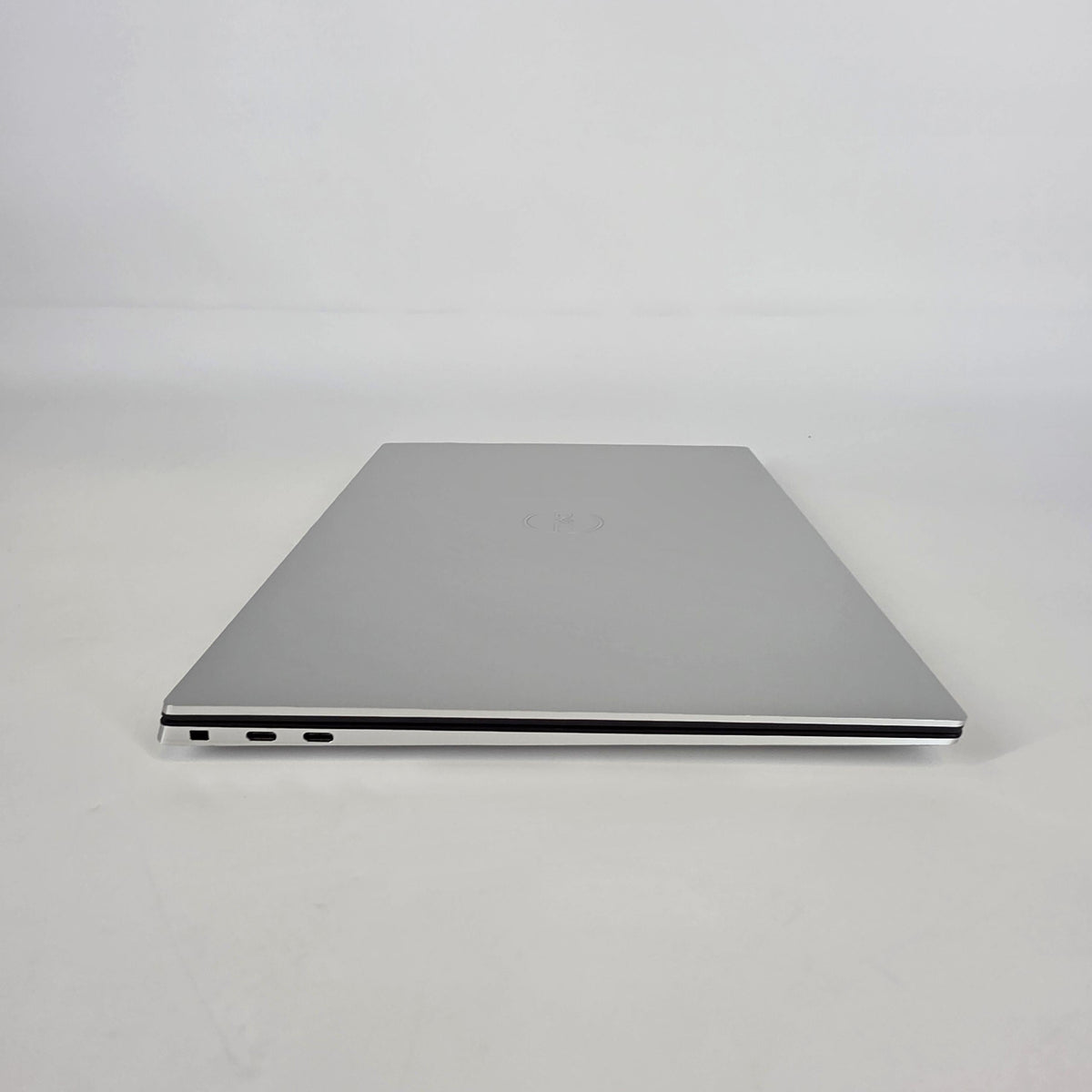 Dell XPS 15 9520 Silver 2.3 GHz Intel Core i7 12th Gen. 64GB RAM 1TB Solid State Drive NVIDIA GeForce RTX 3050 4 GB - Image 9
