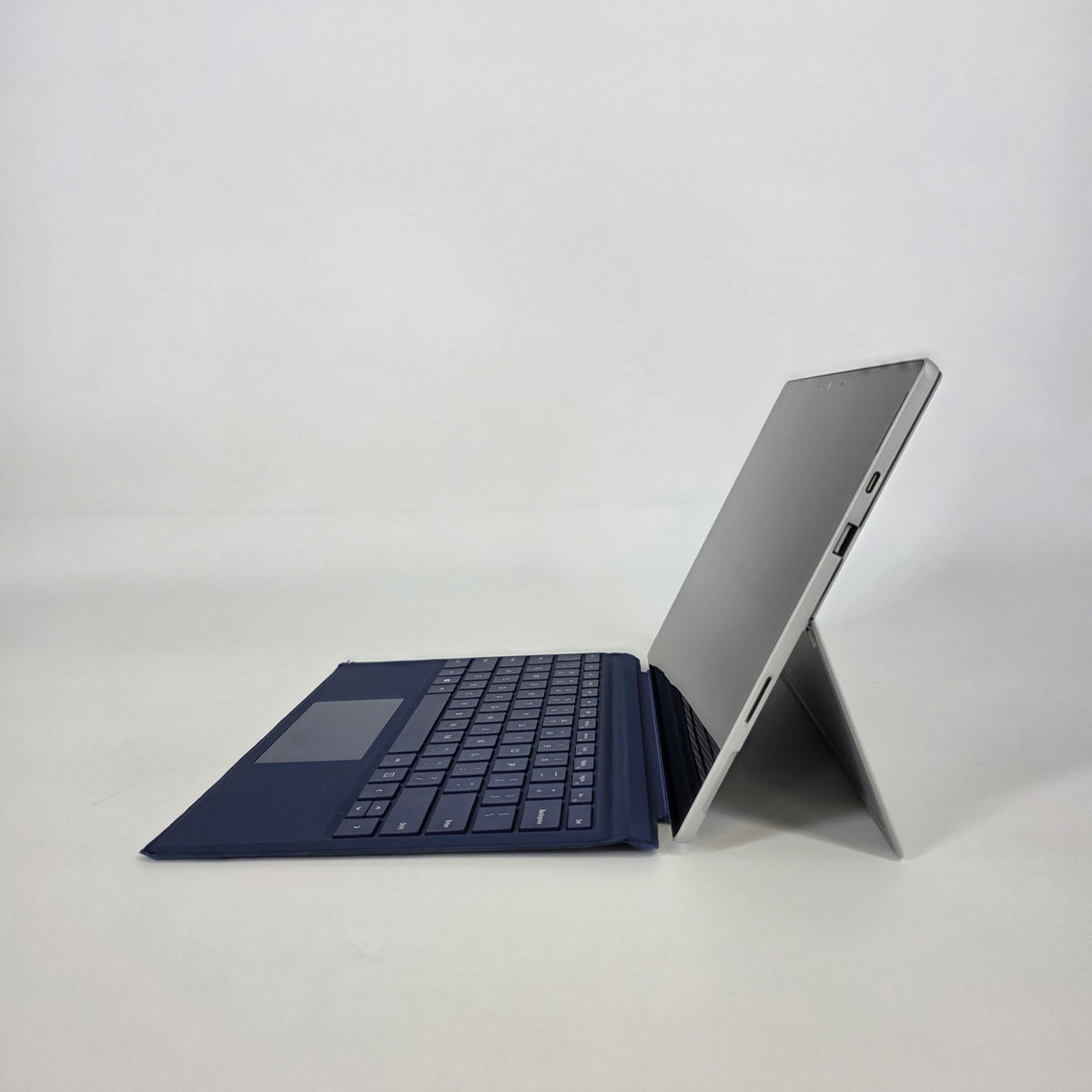 Microsoft Surface Pro 7 12.3 Silver WiFi 1.3 GHz Intel Core i7 10th Gen. 16GB RAM 512GB Solid State Drive - Image 4