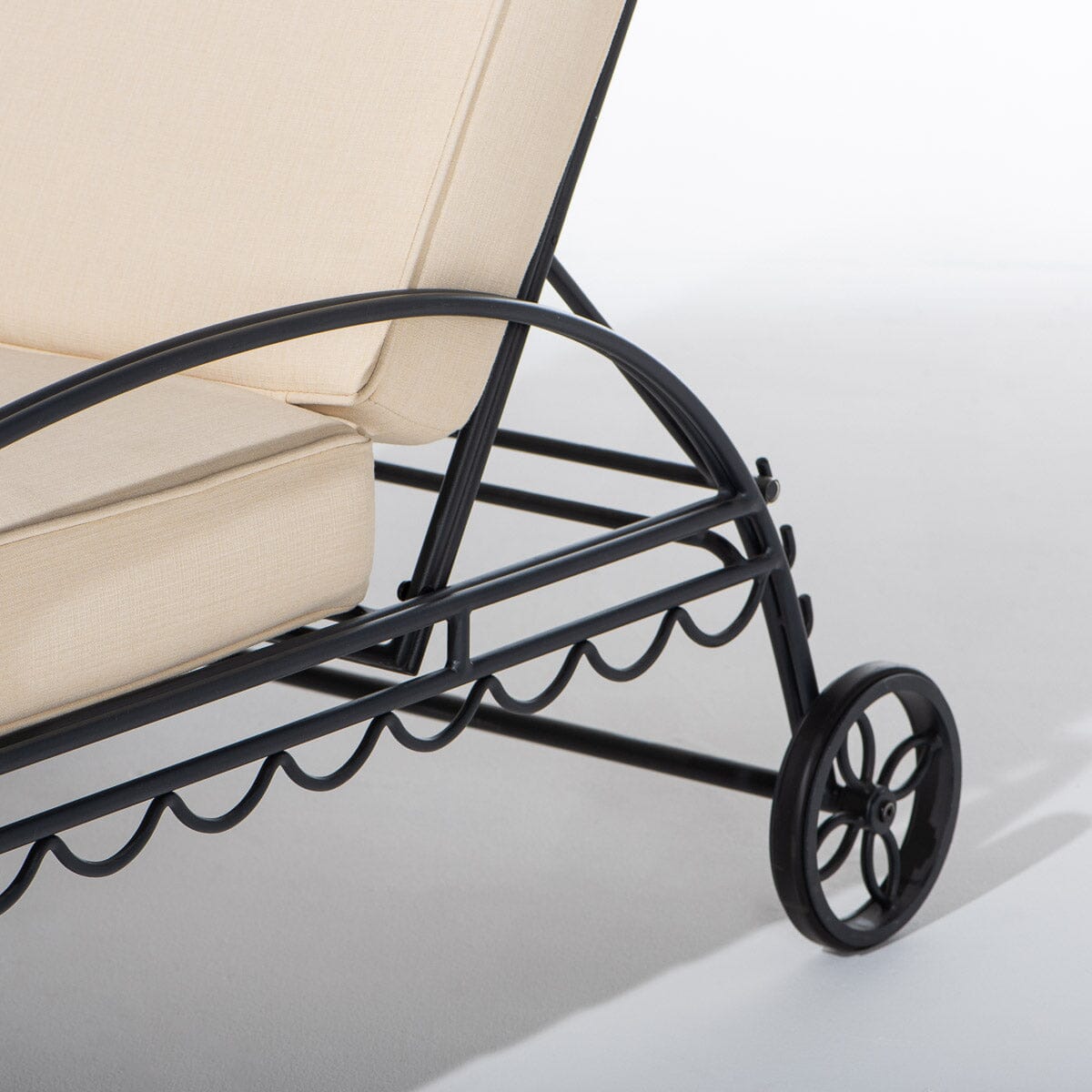 The Al Fresco Sun Lounger - Image 6