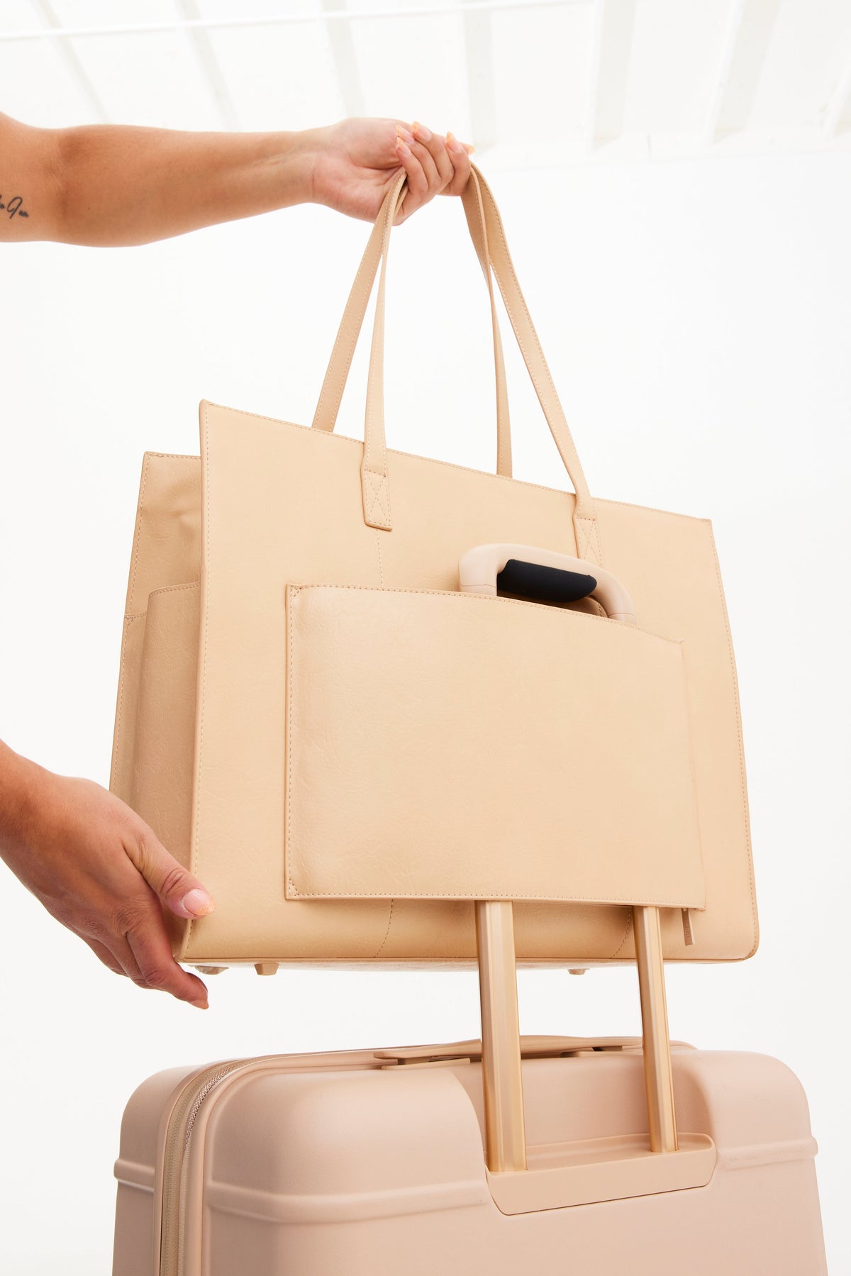The Large Work Tote in Beige - Image 10
