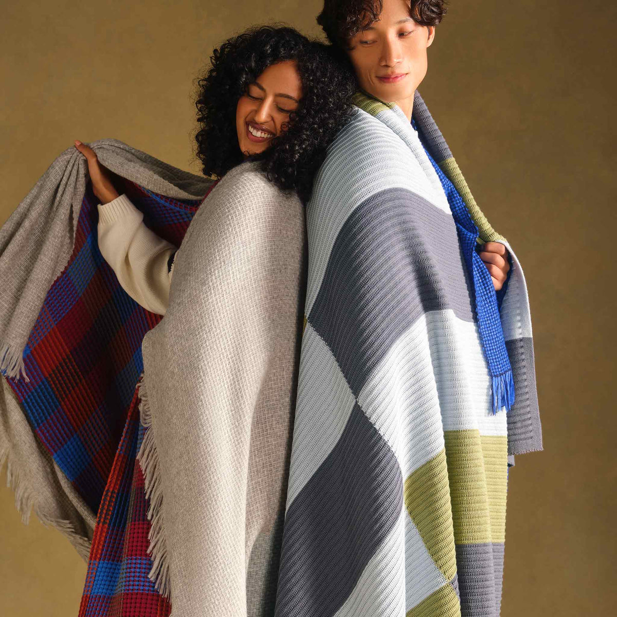 Two-Toned Lambswool Throw Blanket - Last Call - Image 18