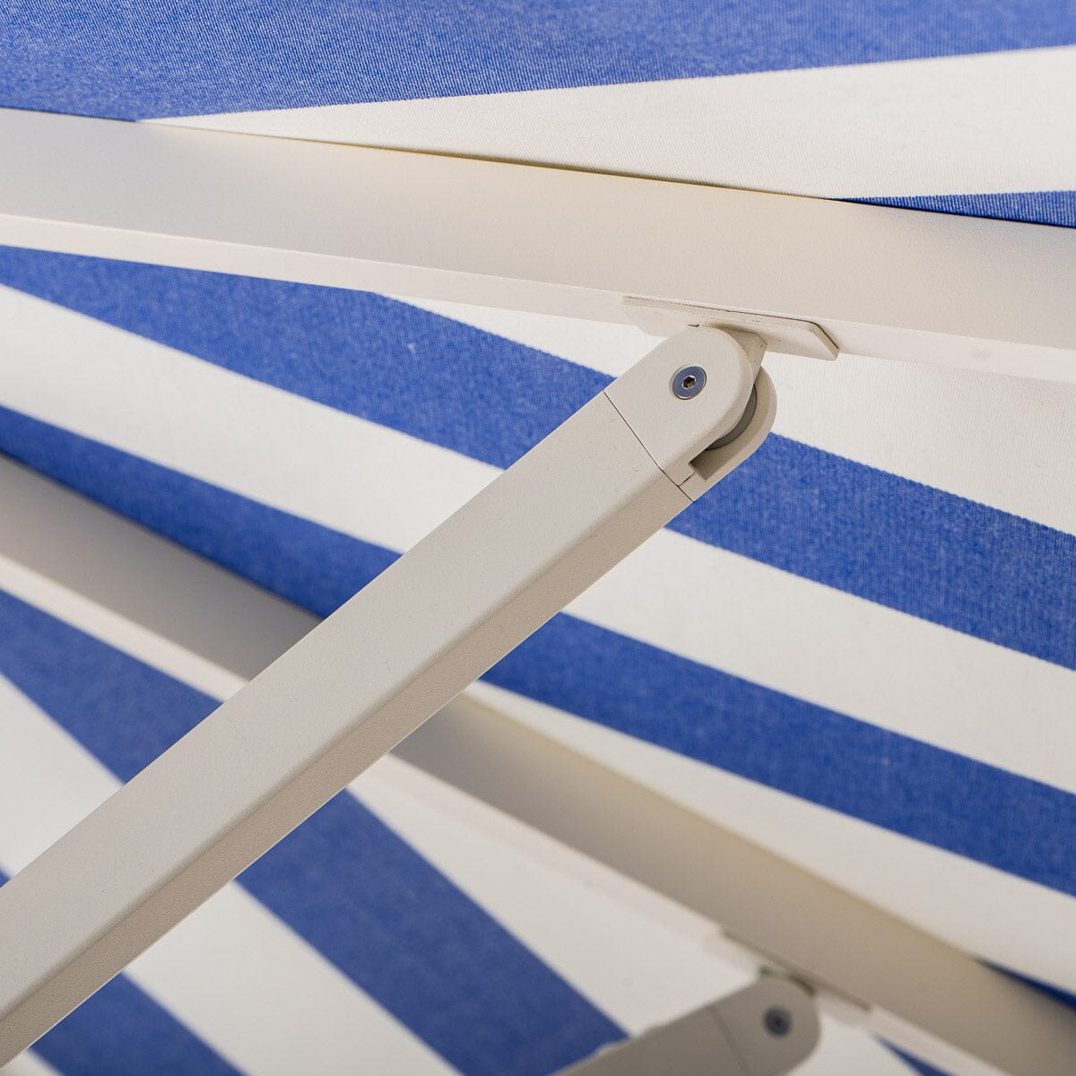The Resort Market Umbrella - Image 8