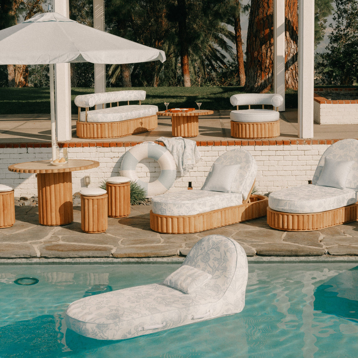 The Pool Lounger - Image 2
