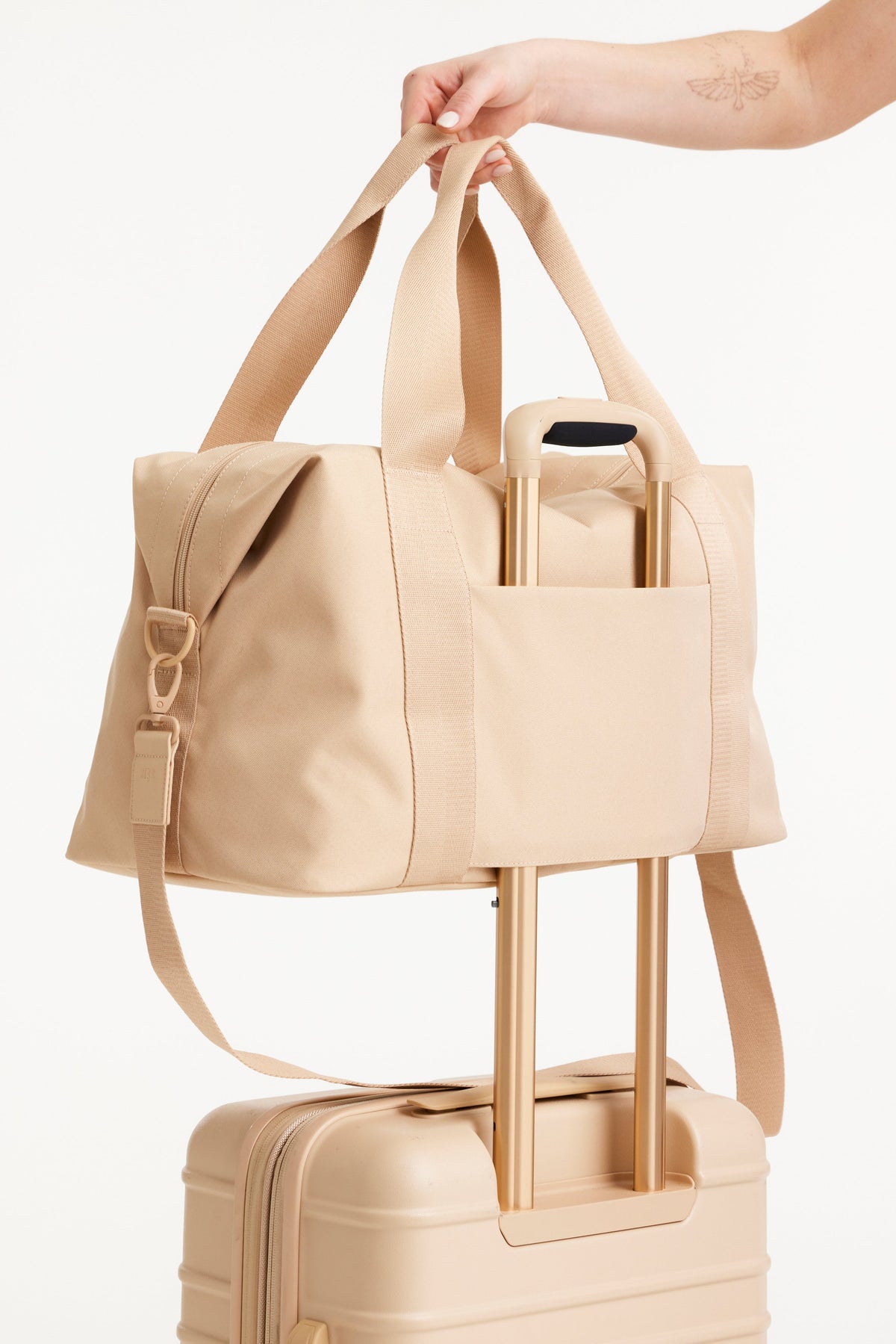 The BÉISics Duffle in Beige - Image 4