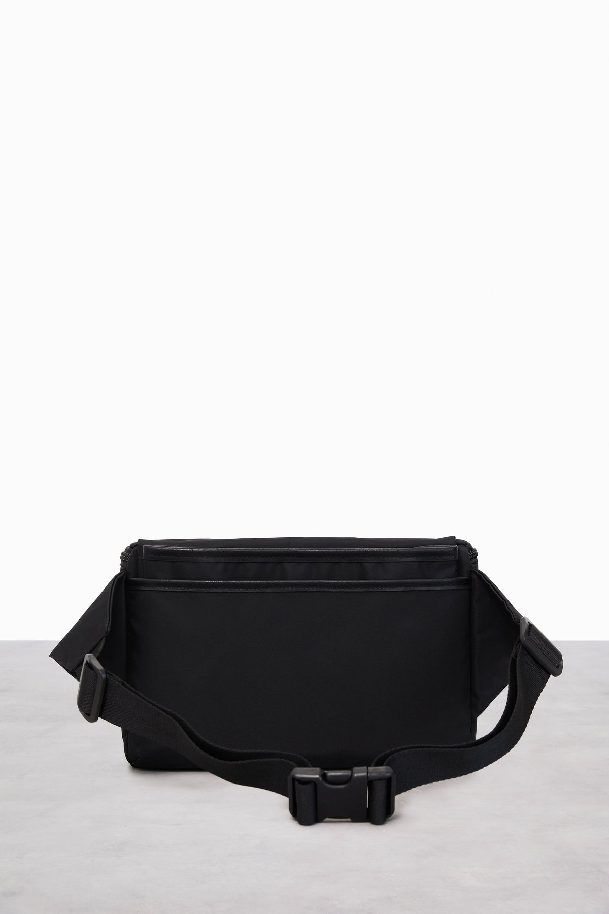 The Diaper Pack in Black - Image 5