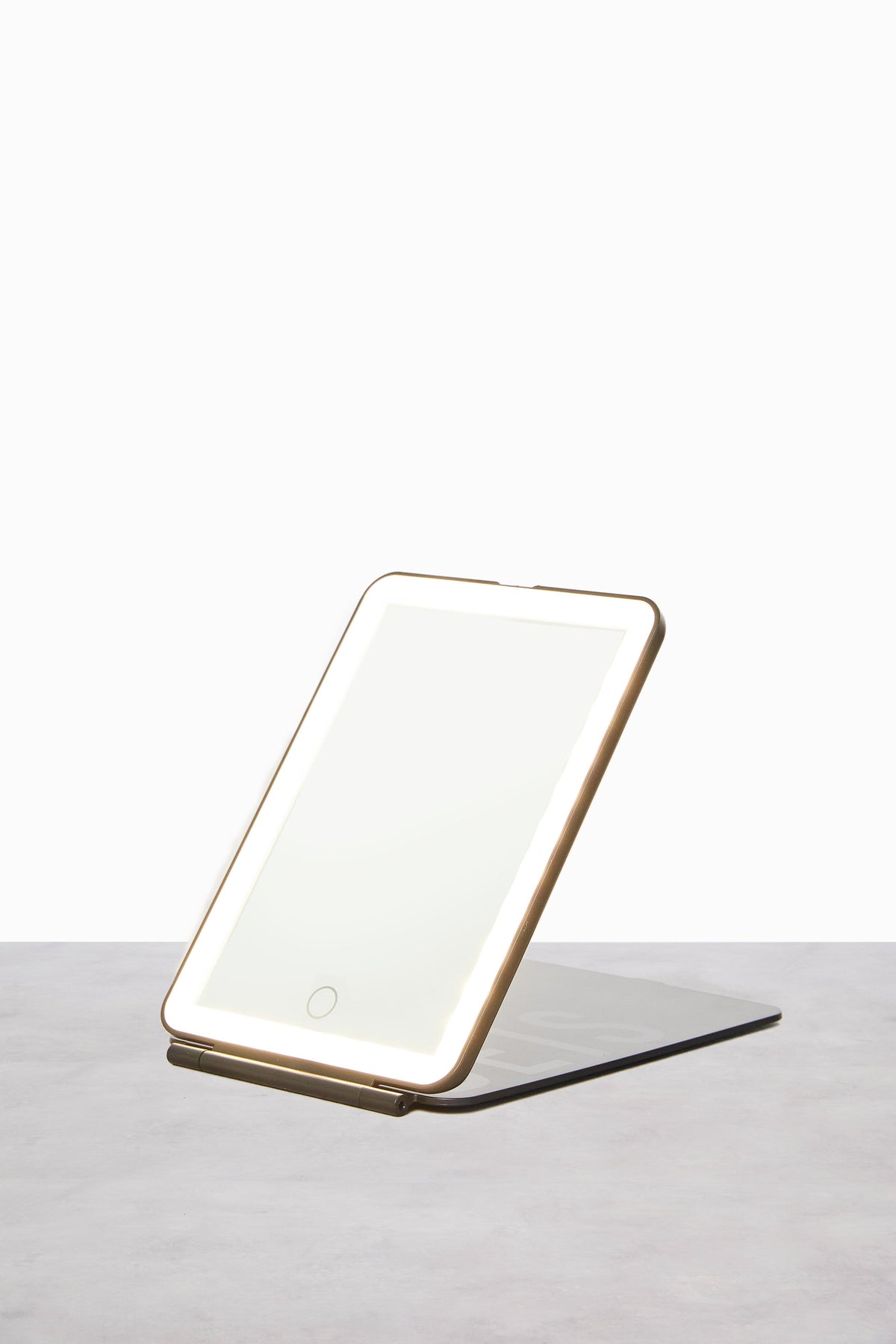 The Light-Up Travel Mirror in Black - Image 5