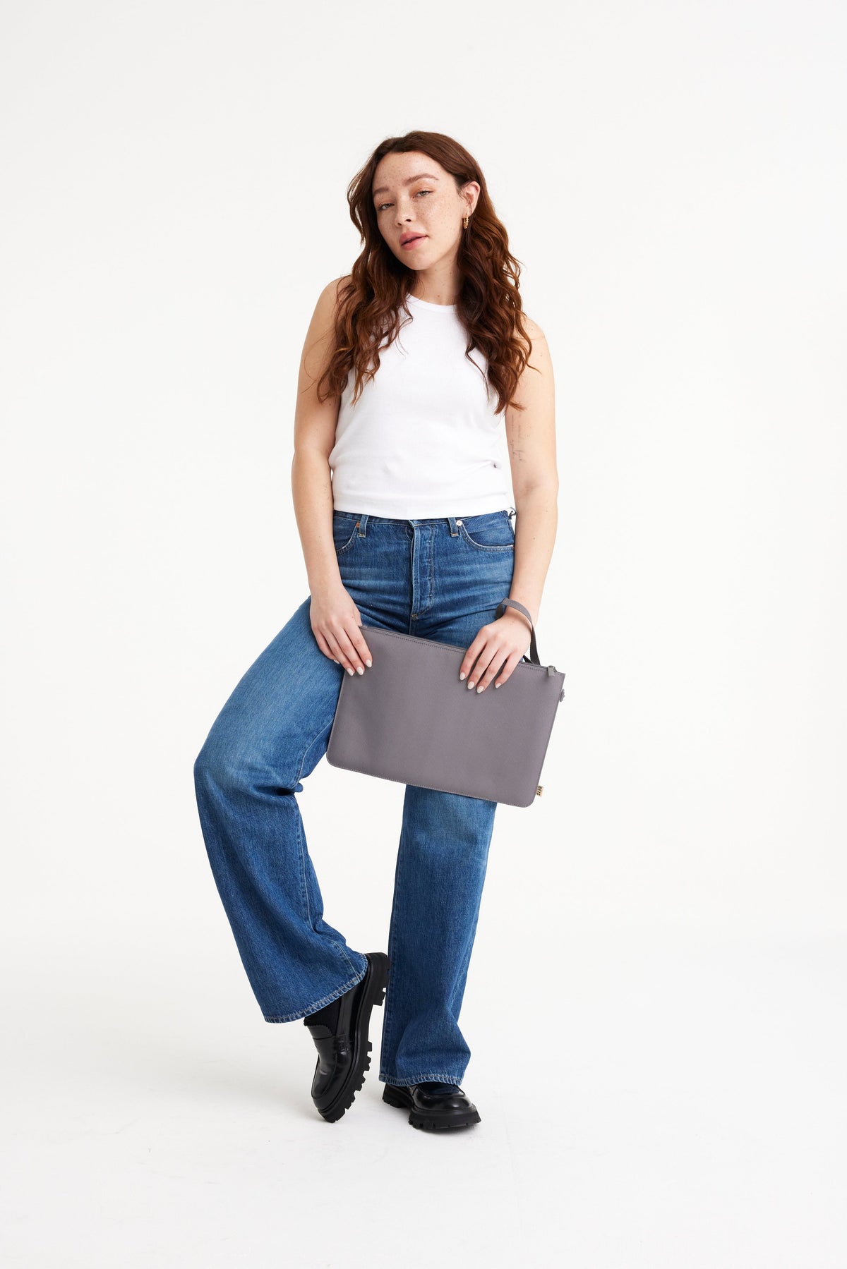 The BÉISics Laptop Pouch in Grey - Image 6