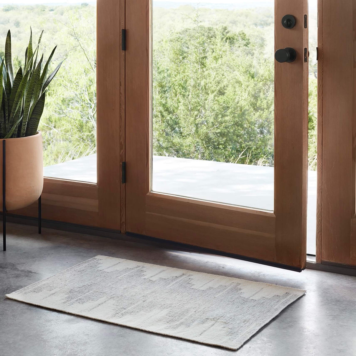 La Cima Handwoven Accent Rug - Grey - Image 5