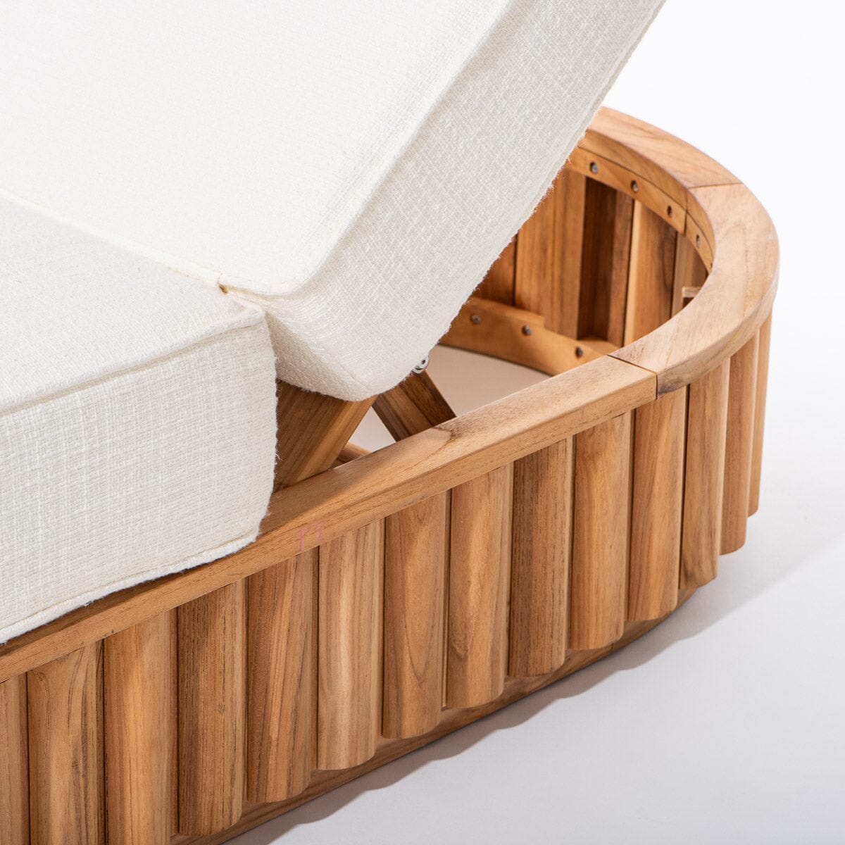 The Daisy Sun Lounger - Image 9