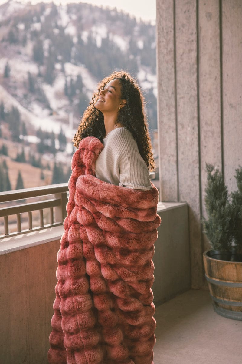 Extreme Ultra Cloud Red Pear Blanket - Image 2