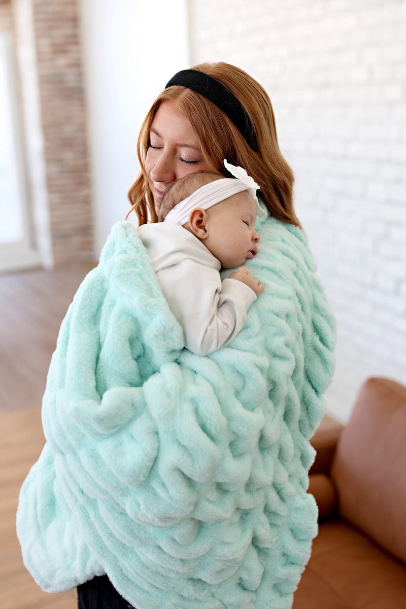 Hugs Soothing Sea Blanket - Image 4