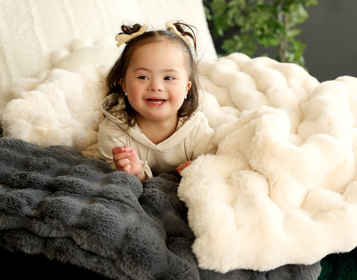 Ultra Cloud White Chocolate Blanket - Image 4