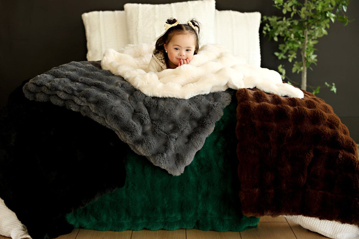 Ultra Cloud Onyx Blanket - Image 5