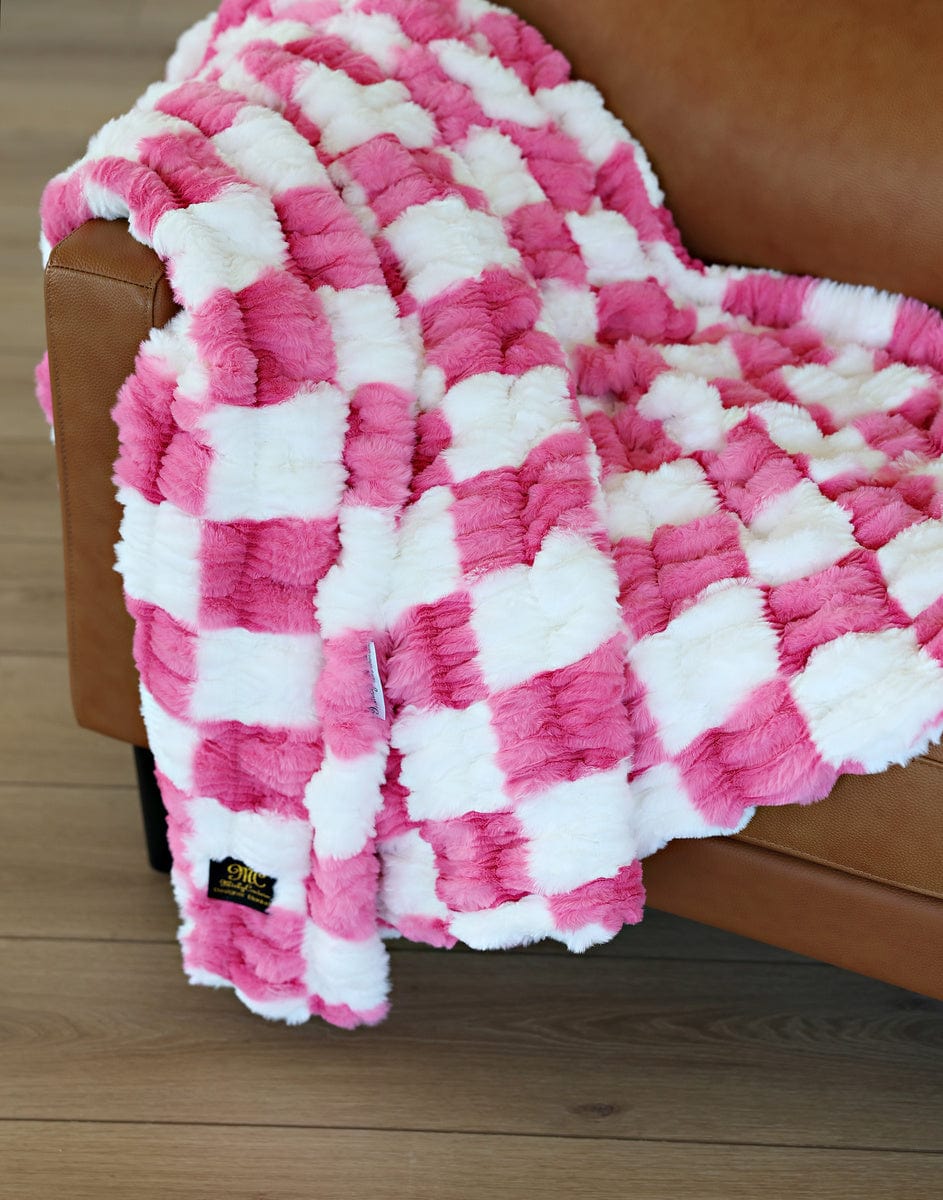 Hugs Churro Bubble Gum Blanket - Image 2