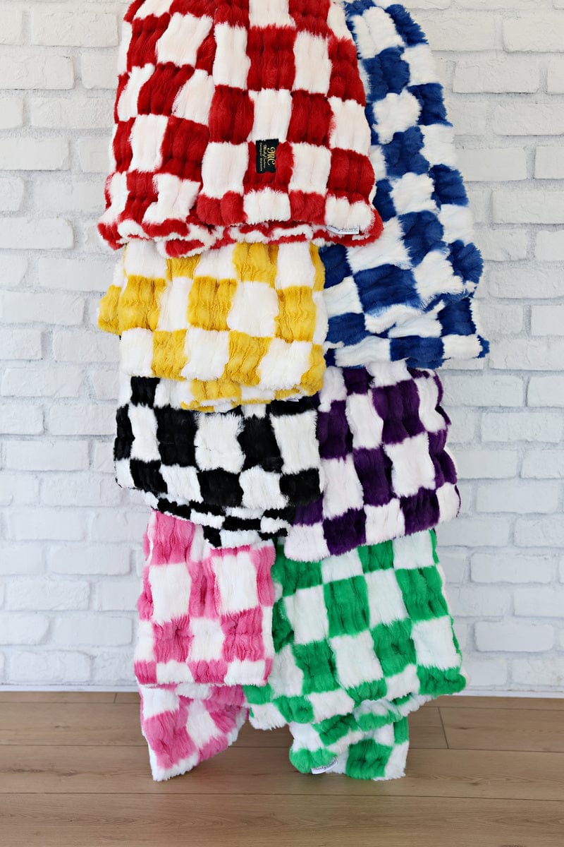 Hugs Churro Bubble Gum Blanket - Image 4